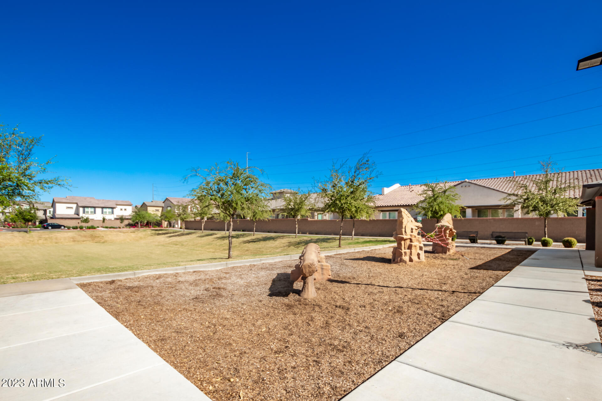 1255 N ARIZONA Avenue, 1170