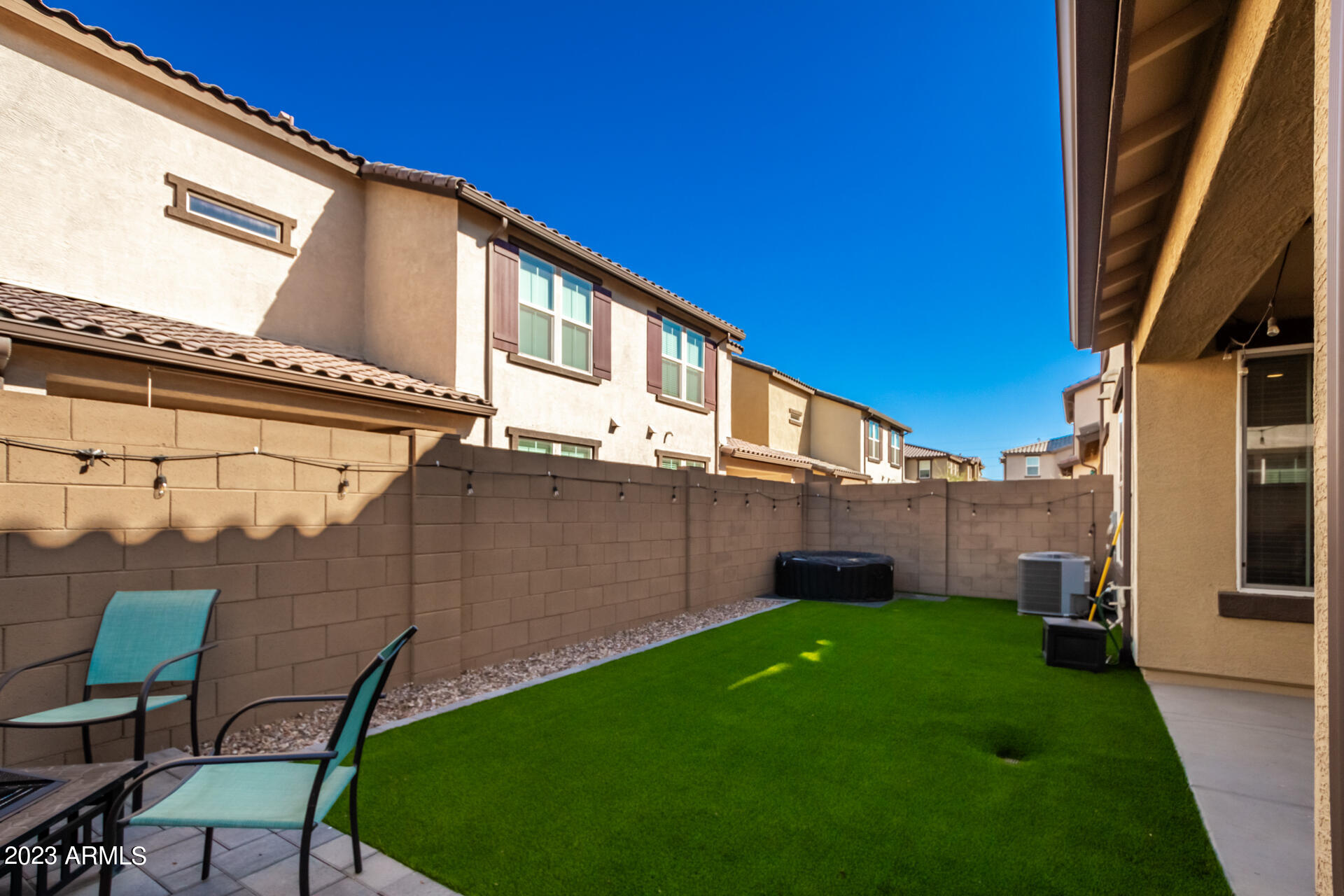 1255 N ARIZONA Avenue, 1170
