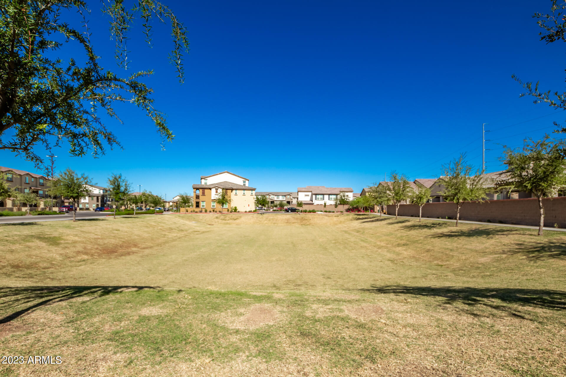1255 N ARIZONA Avenue, 1170