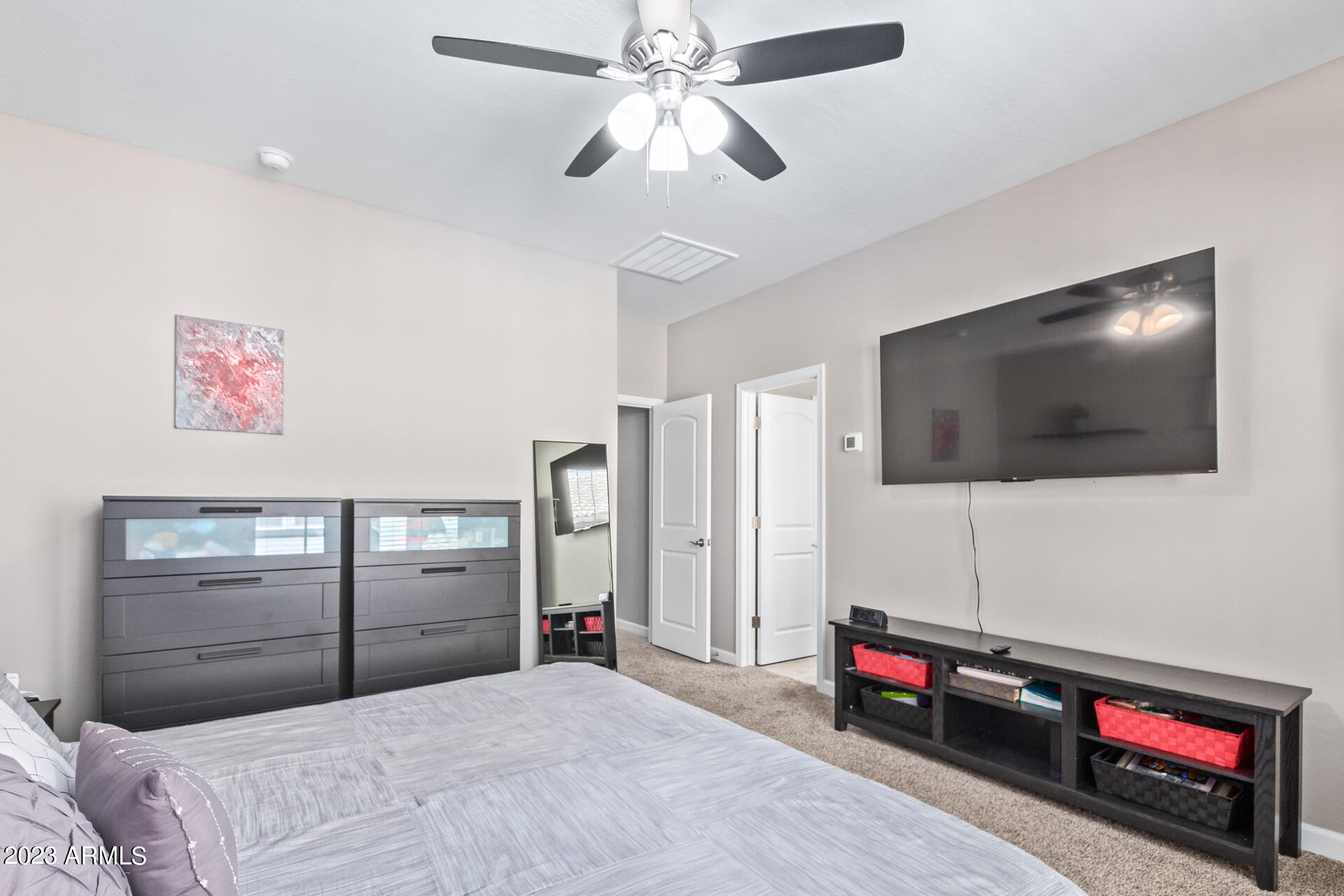 1255 N ARIZONA Avenue, 1170