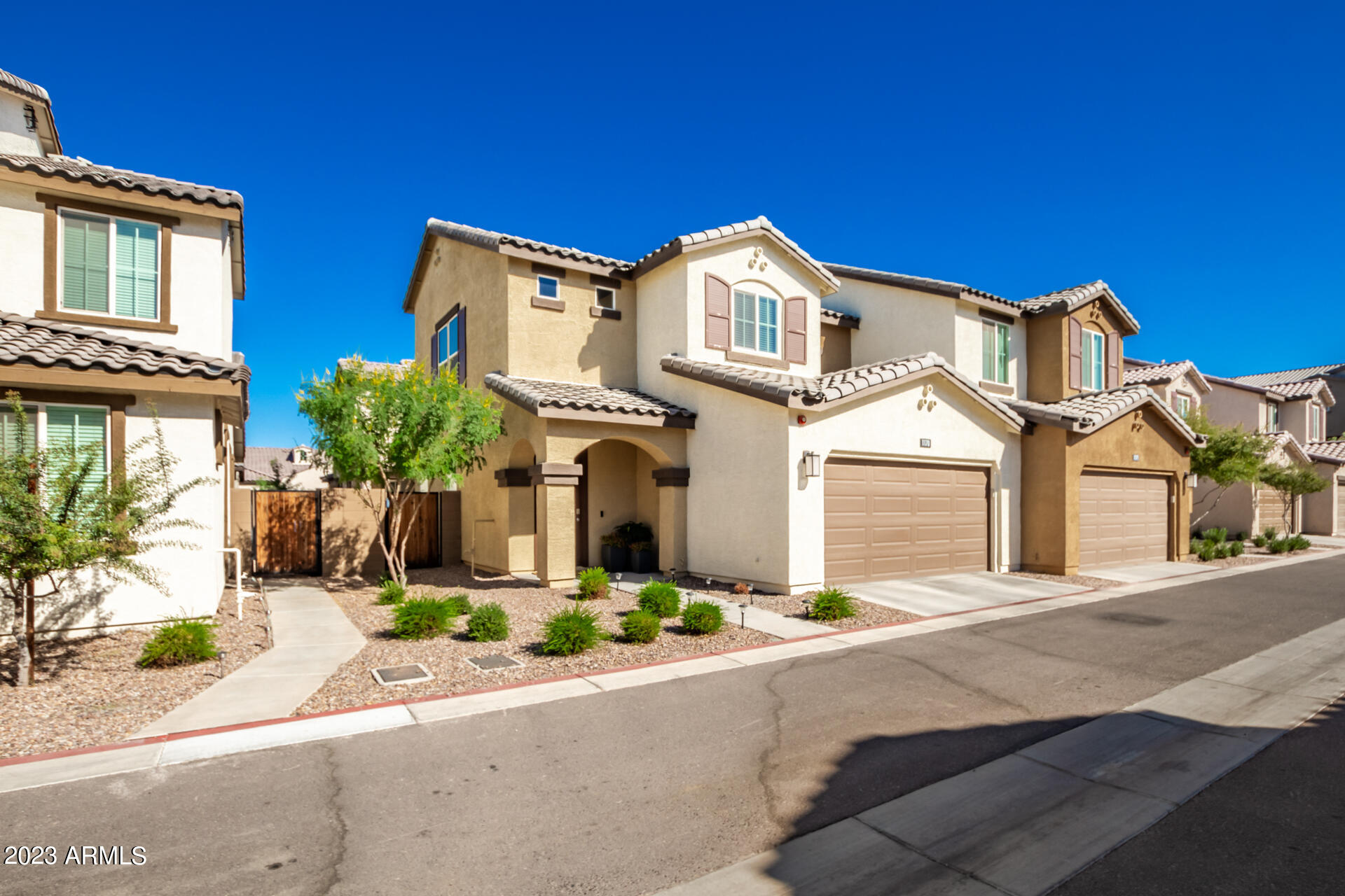 1255 N ARIZONA Avenue, 1170