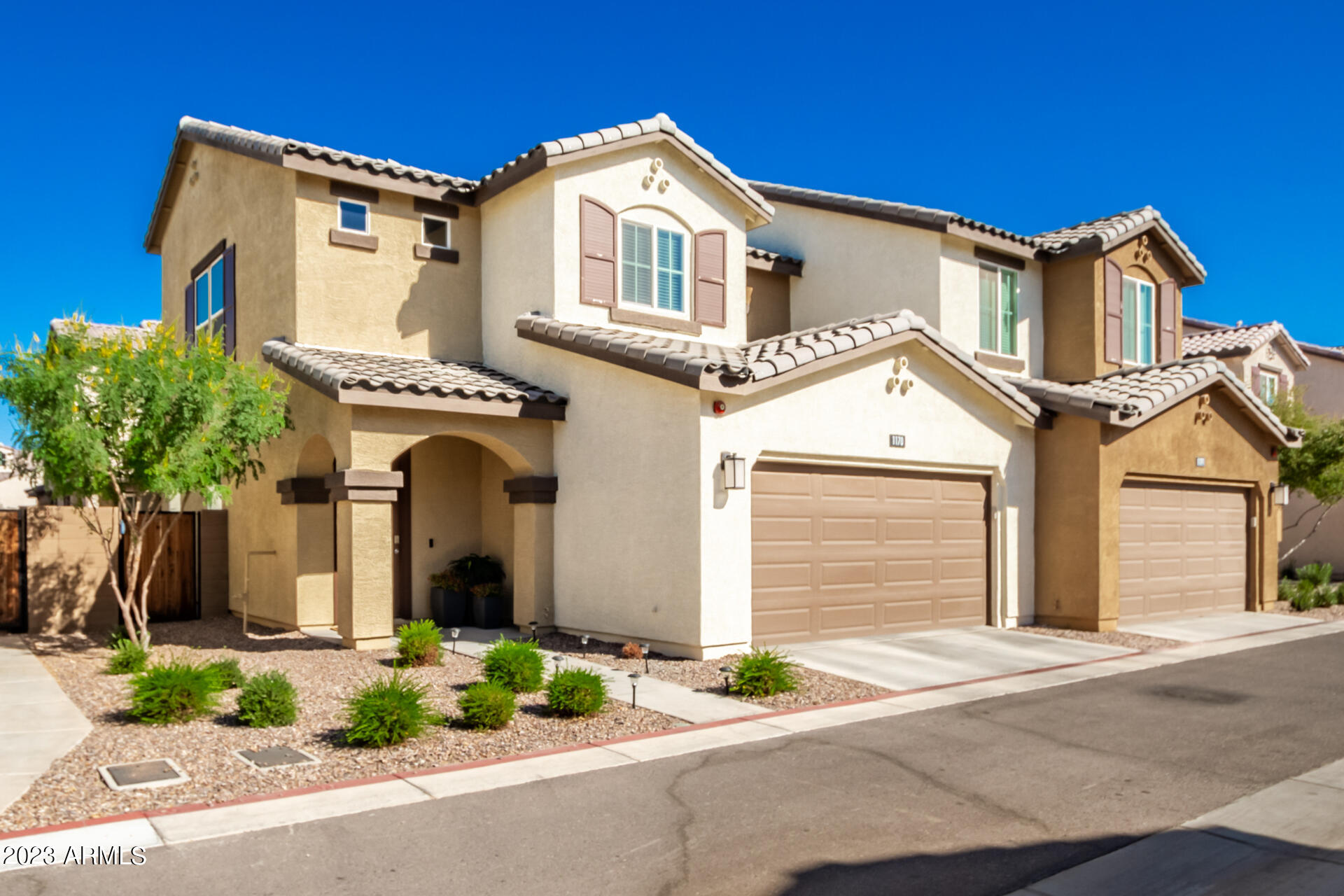 1255 N ARIZONA Avenue, 1170