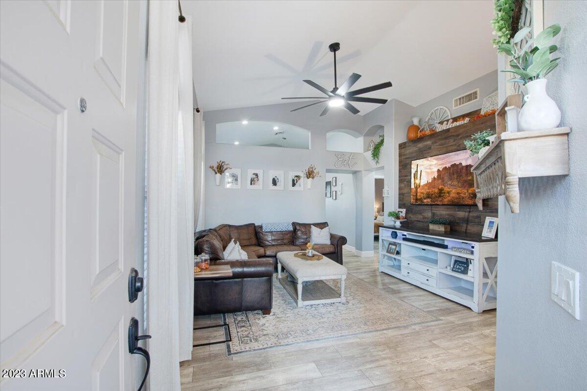 3509 W WHISPERING WIND Drive
