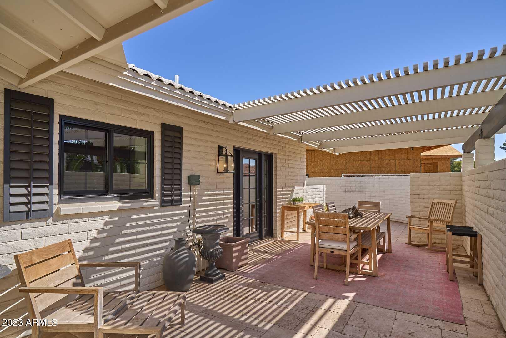 8430 E Via De Encanto