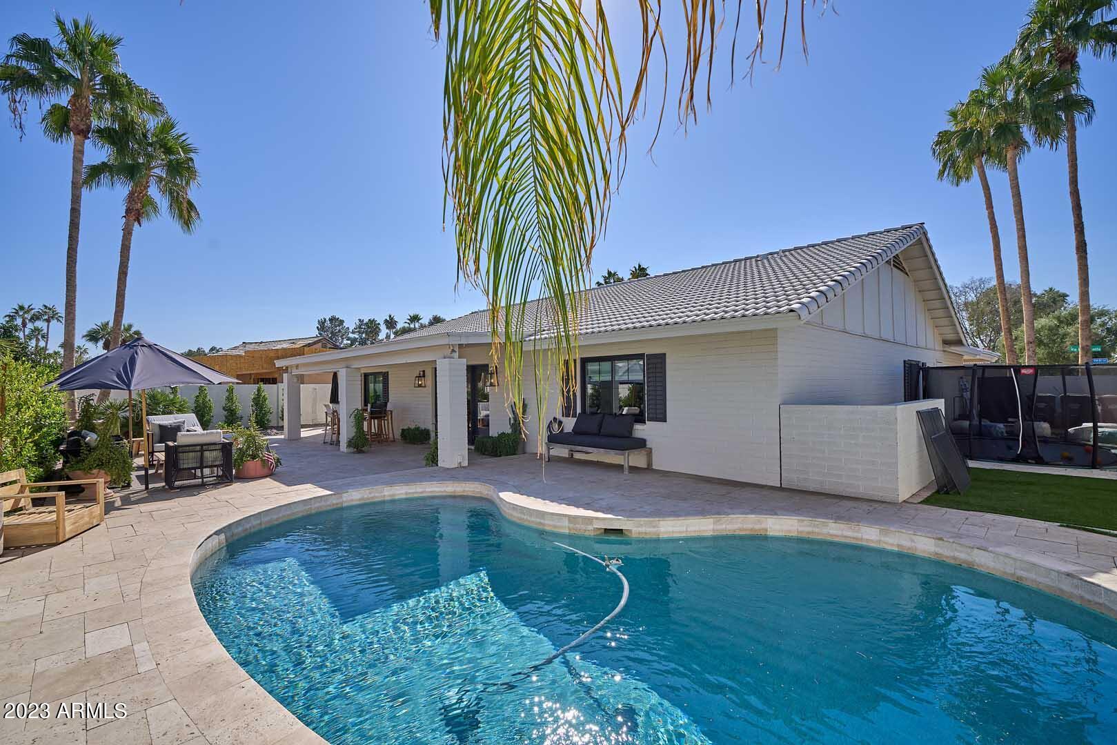 8430 E Via De Encanto