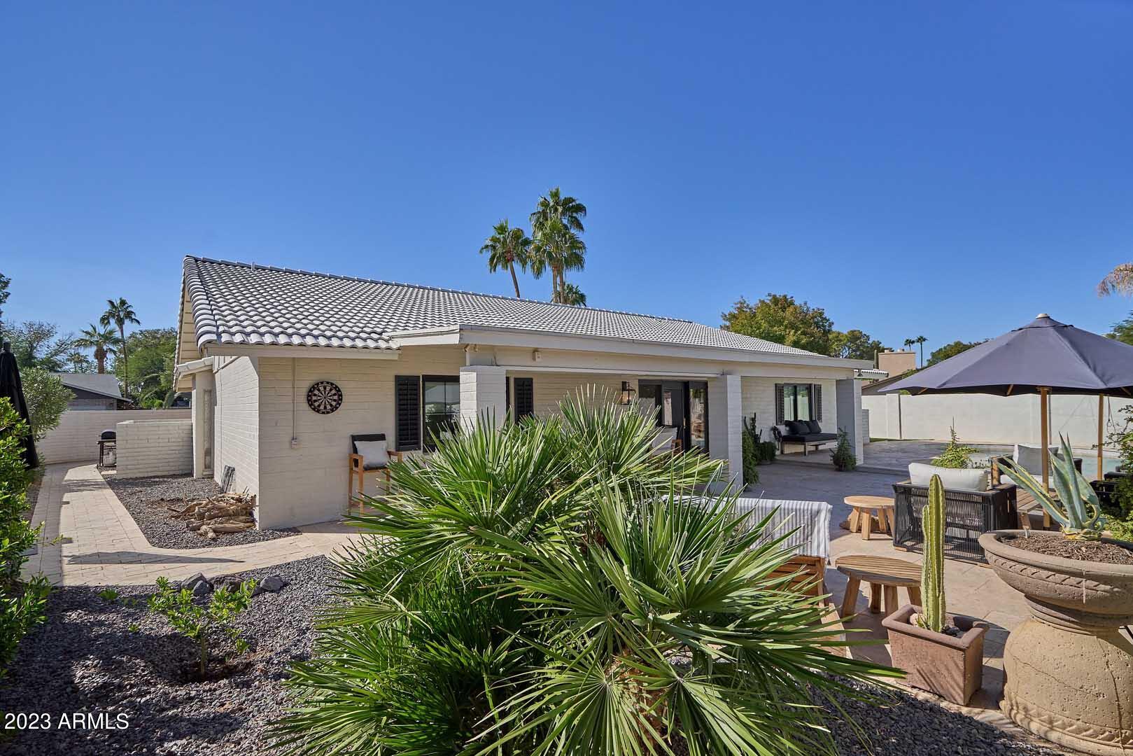 8430 E Via De Encanto