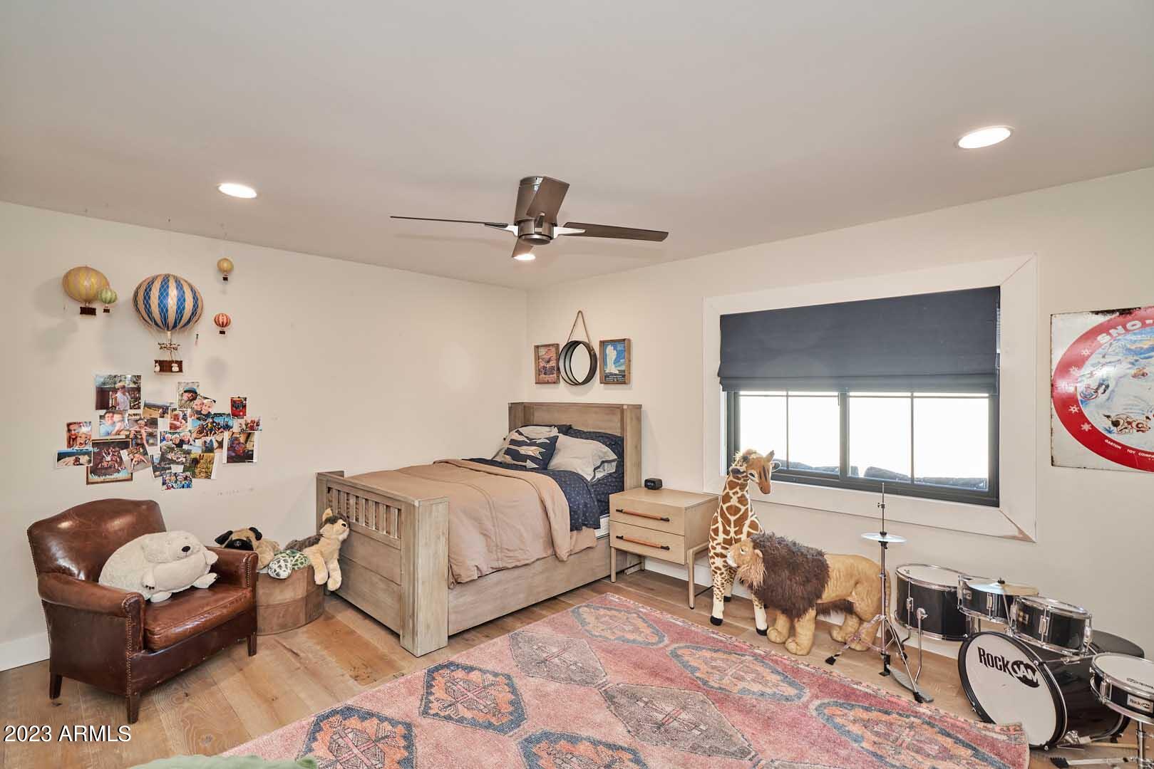 8430 E Via De Encanto