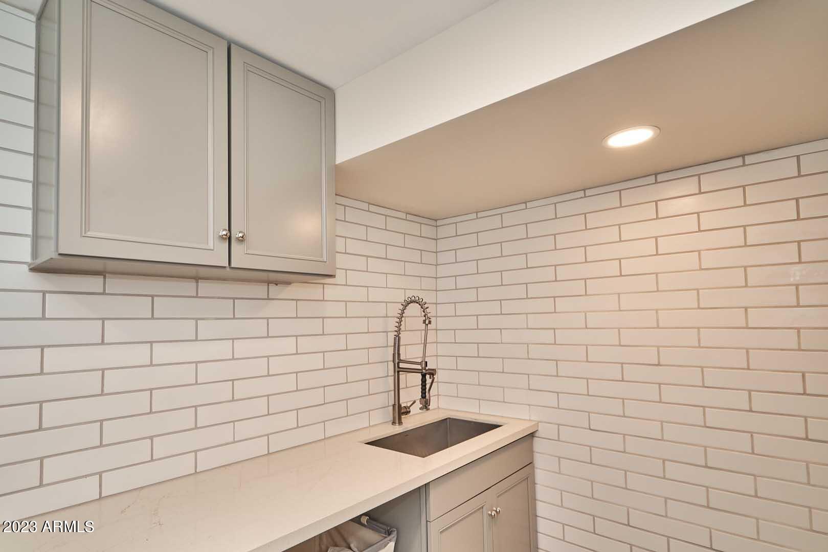 8430 E Via De Encanto