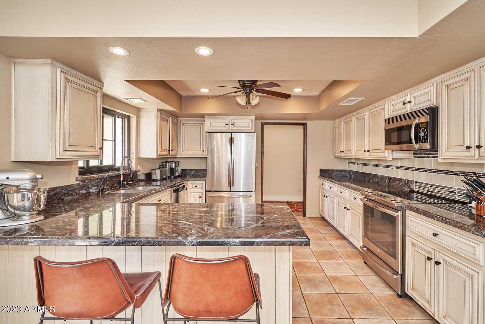 8430 E Via De Encanto