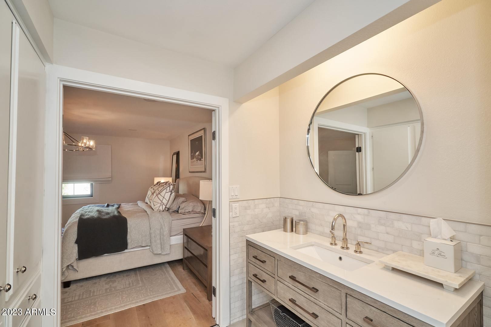 8430 E Via De Encanto