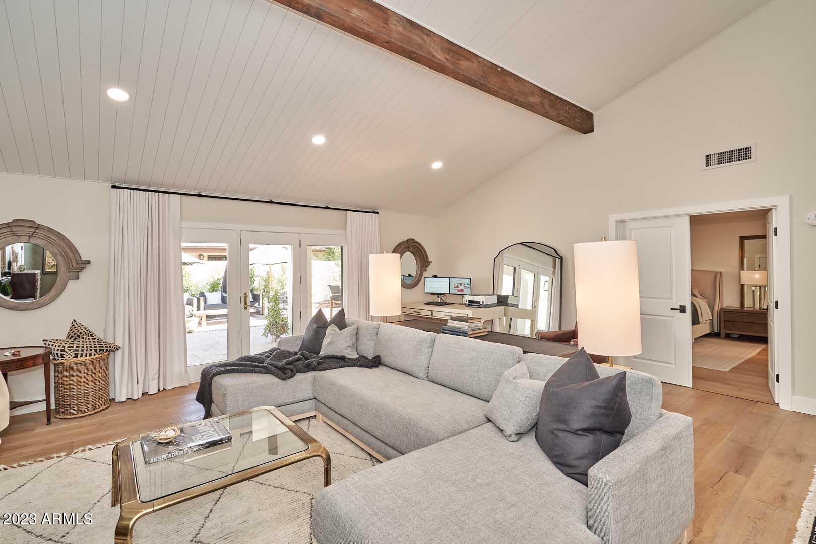 8430 E Via De Encanto