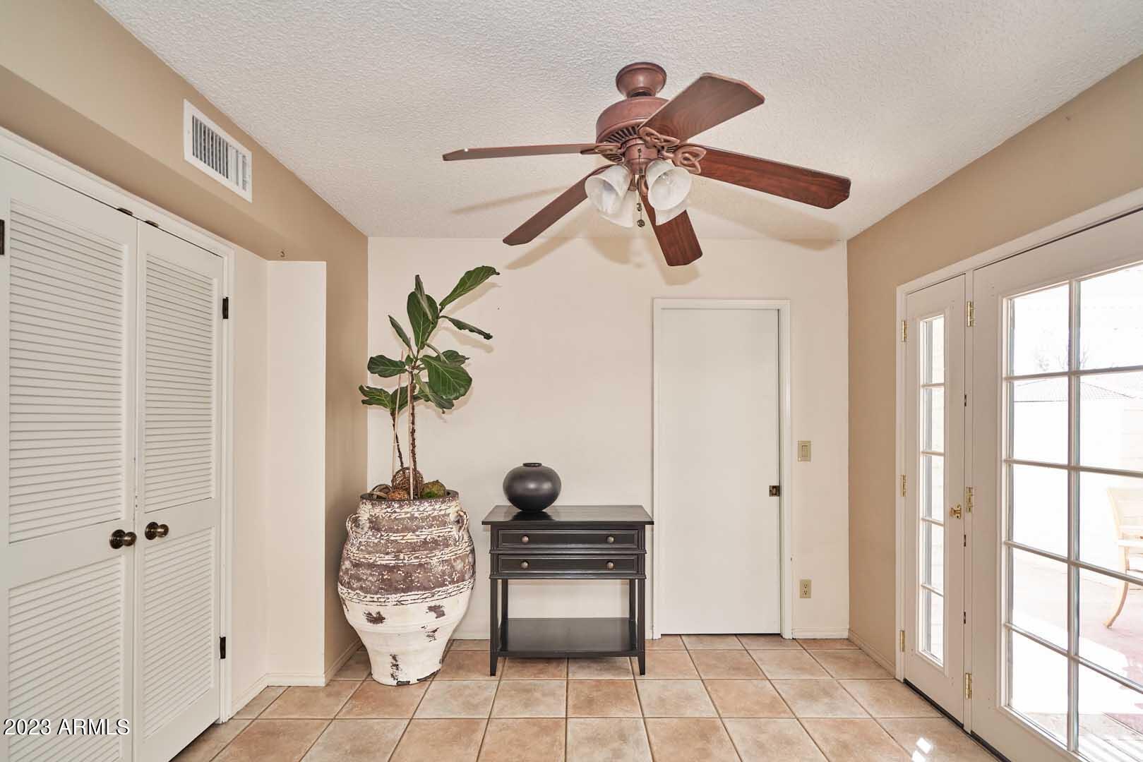 8430 E Via De Encanto