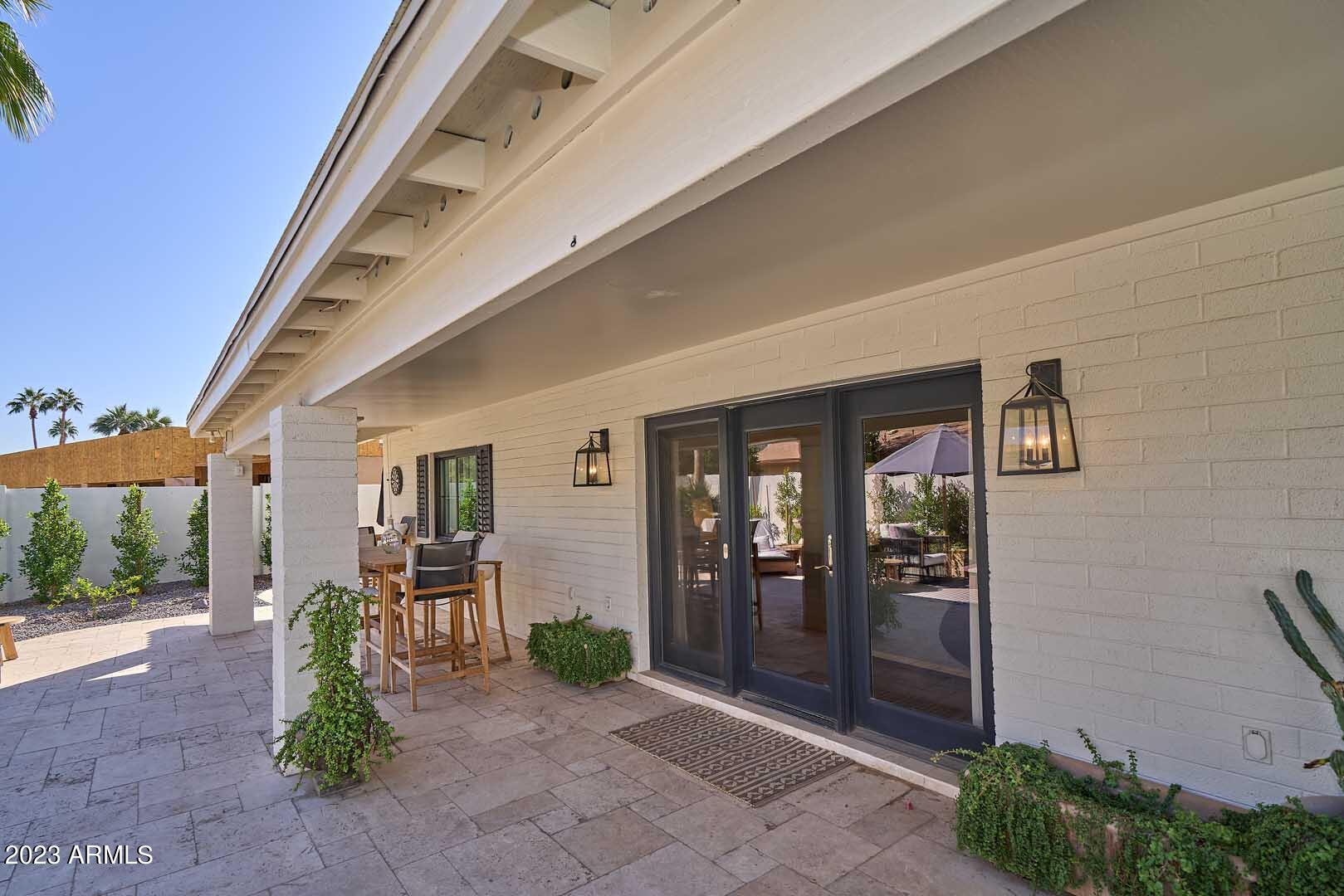 8430 E Via De Encanto