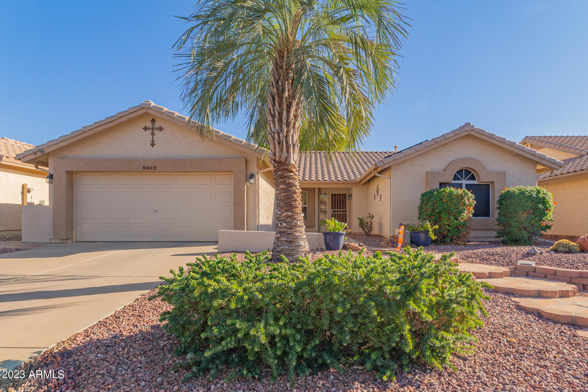 8517 W ROSEMONTE Drive