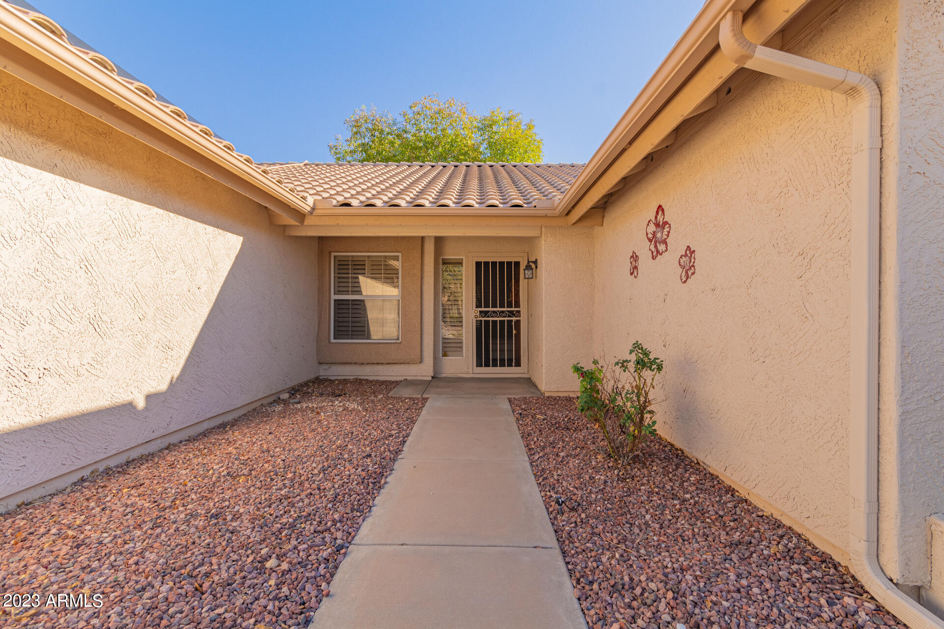 8517 W ROSEMONTE Drive