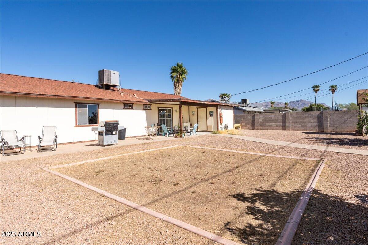 747 E Quail Avenue