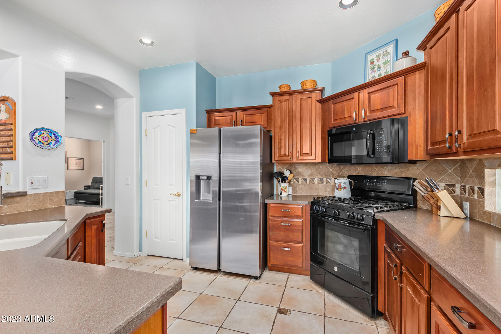 3021 S ABBEY Circle