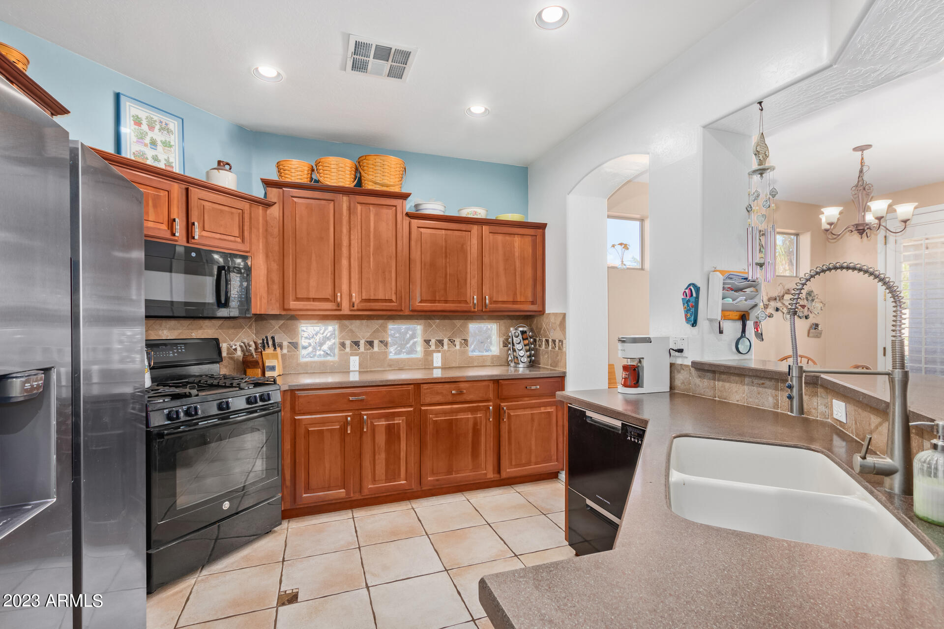 3021 S ABBEY Circle