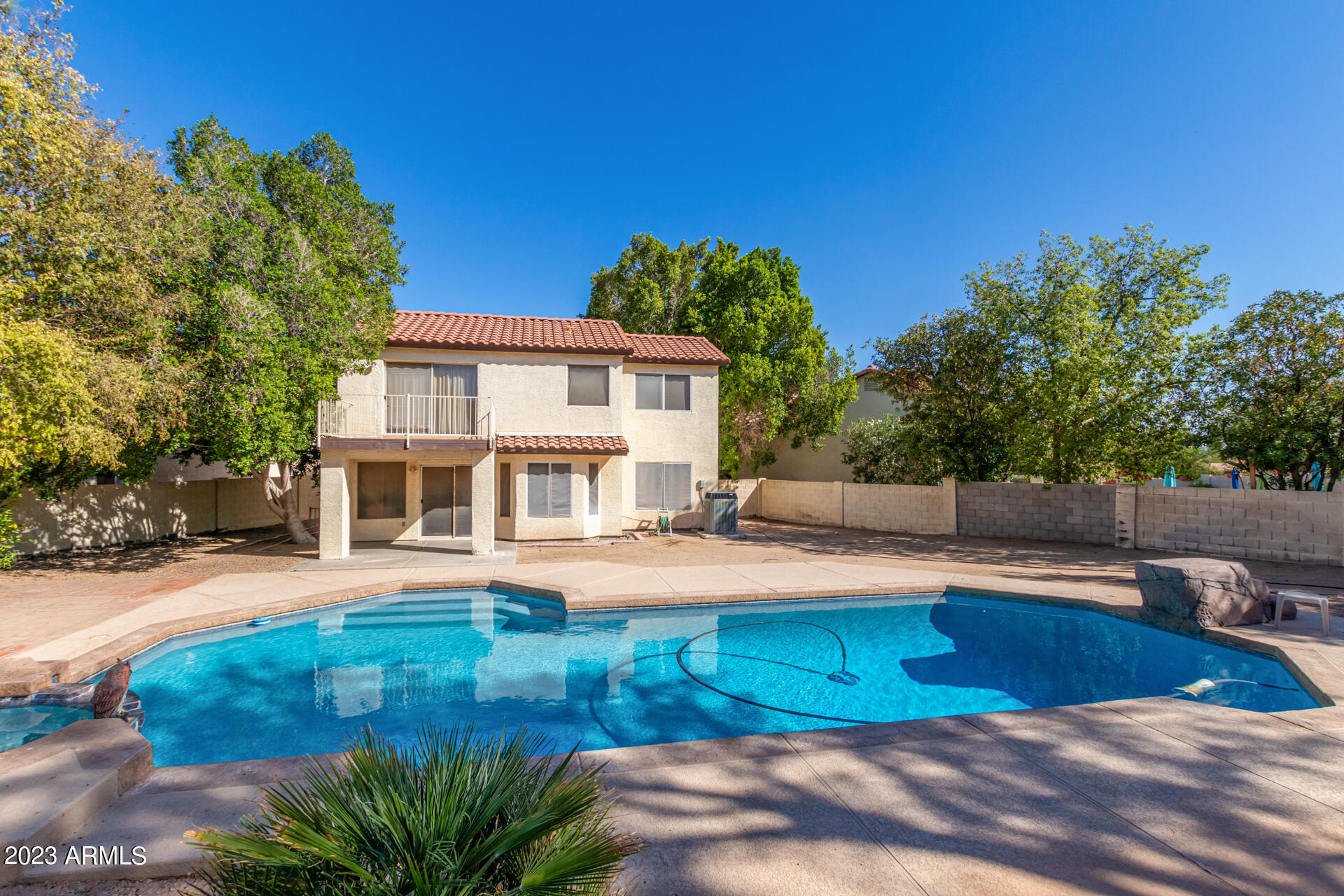5019 E VAUGHN Drive