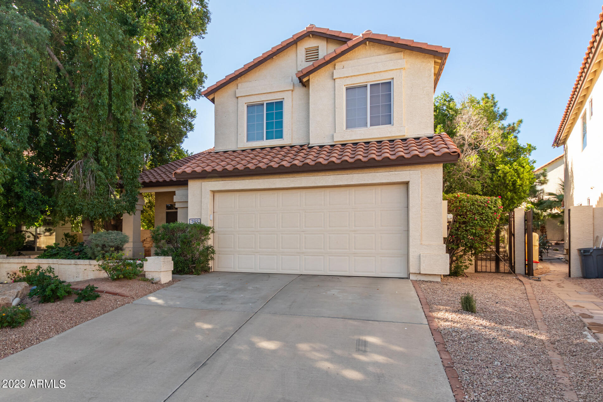 5019 E VAUGHN Drive