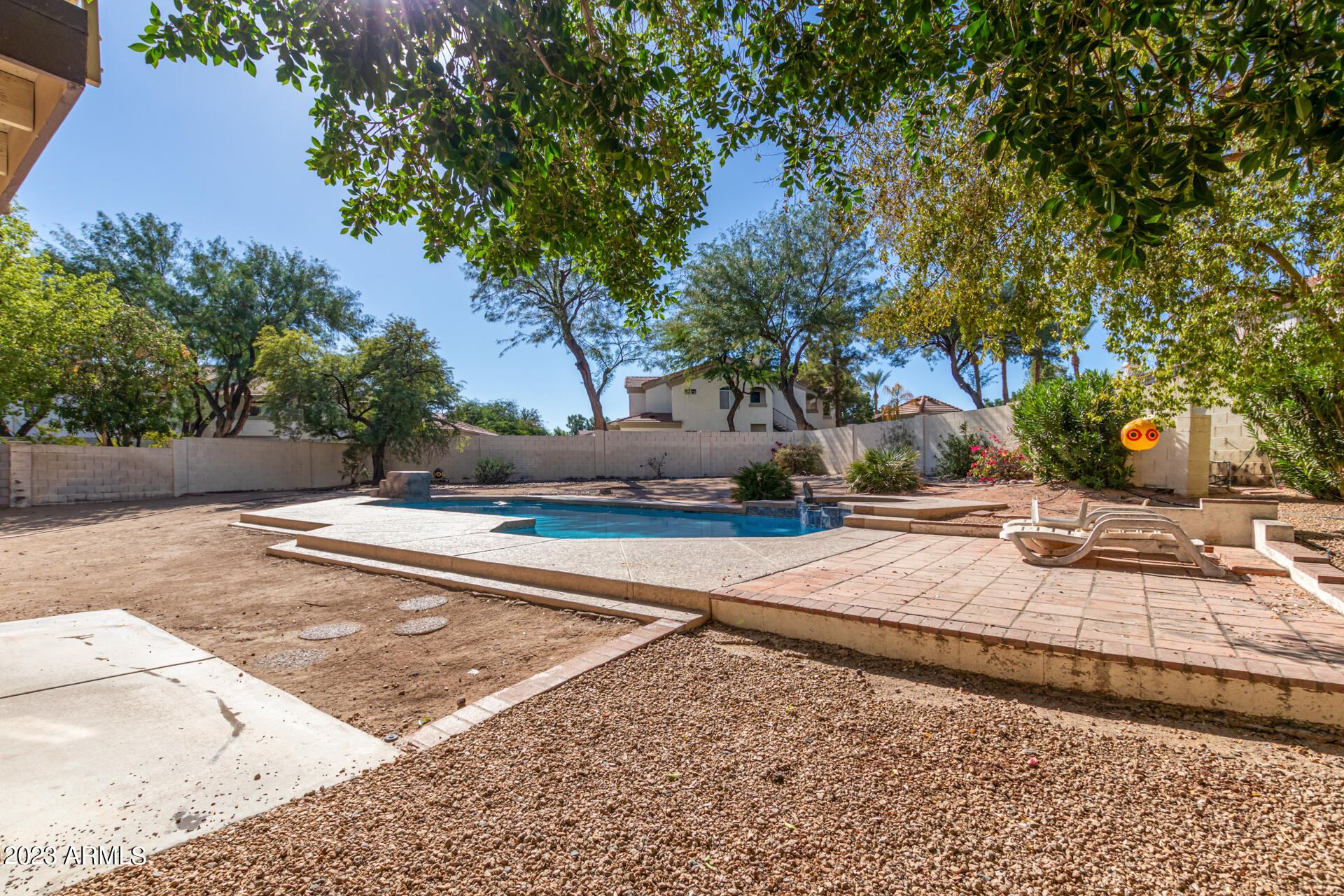 5019 E VAUGHN Drive