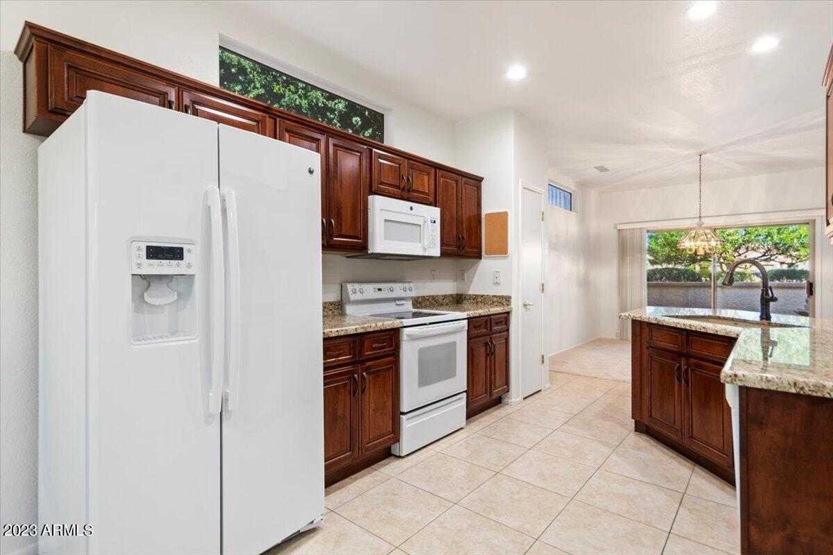 15656 W DESERT SPOON Way