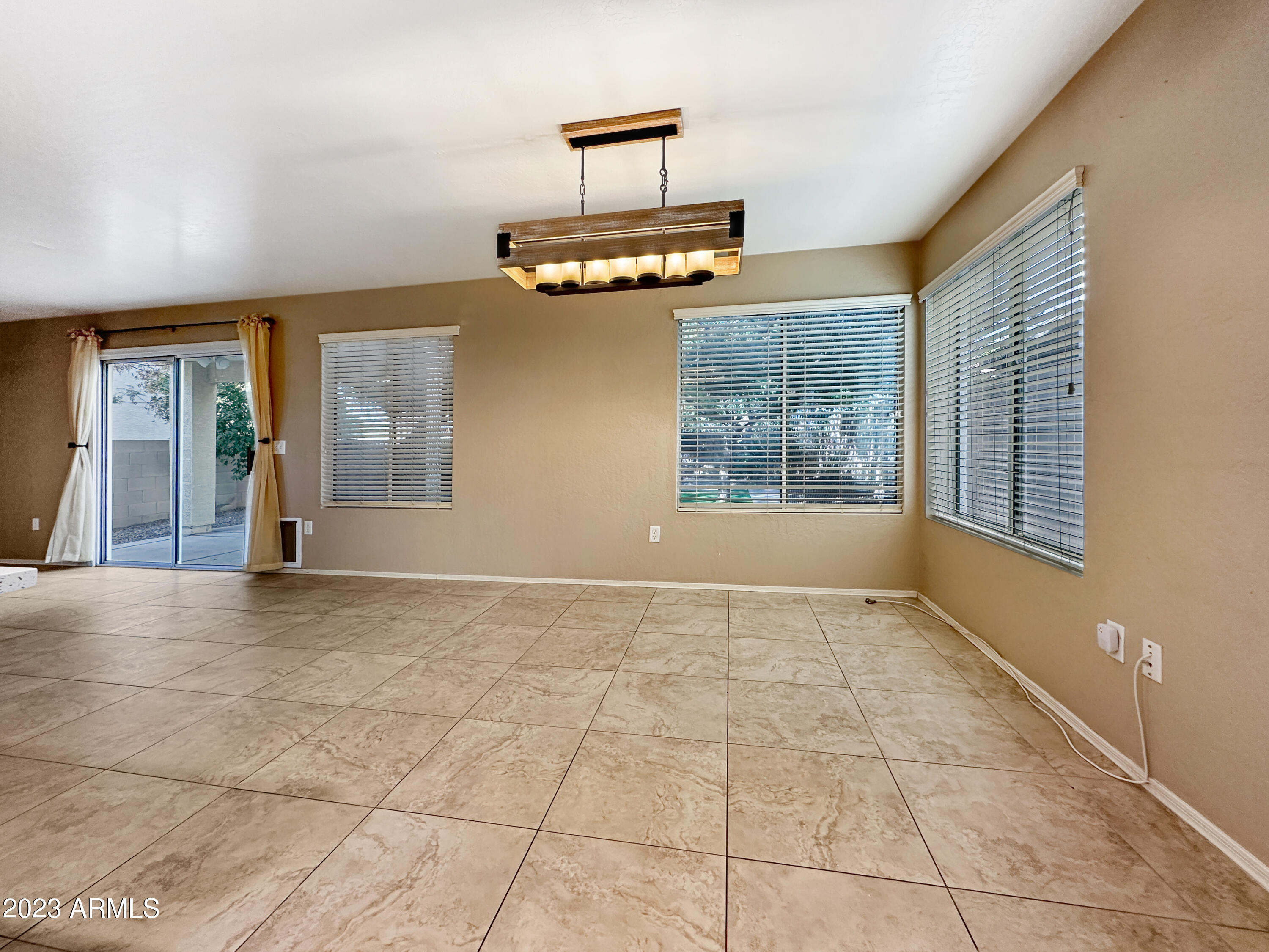 6058 N FLORENCE Avenue