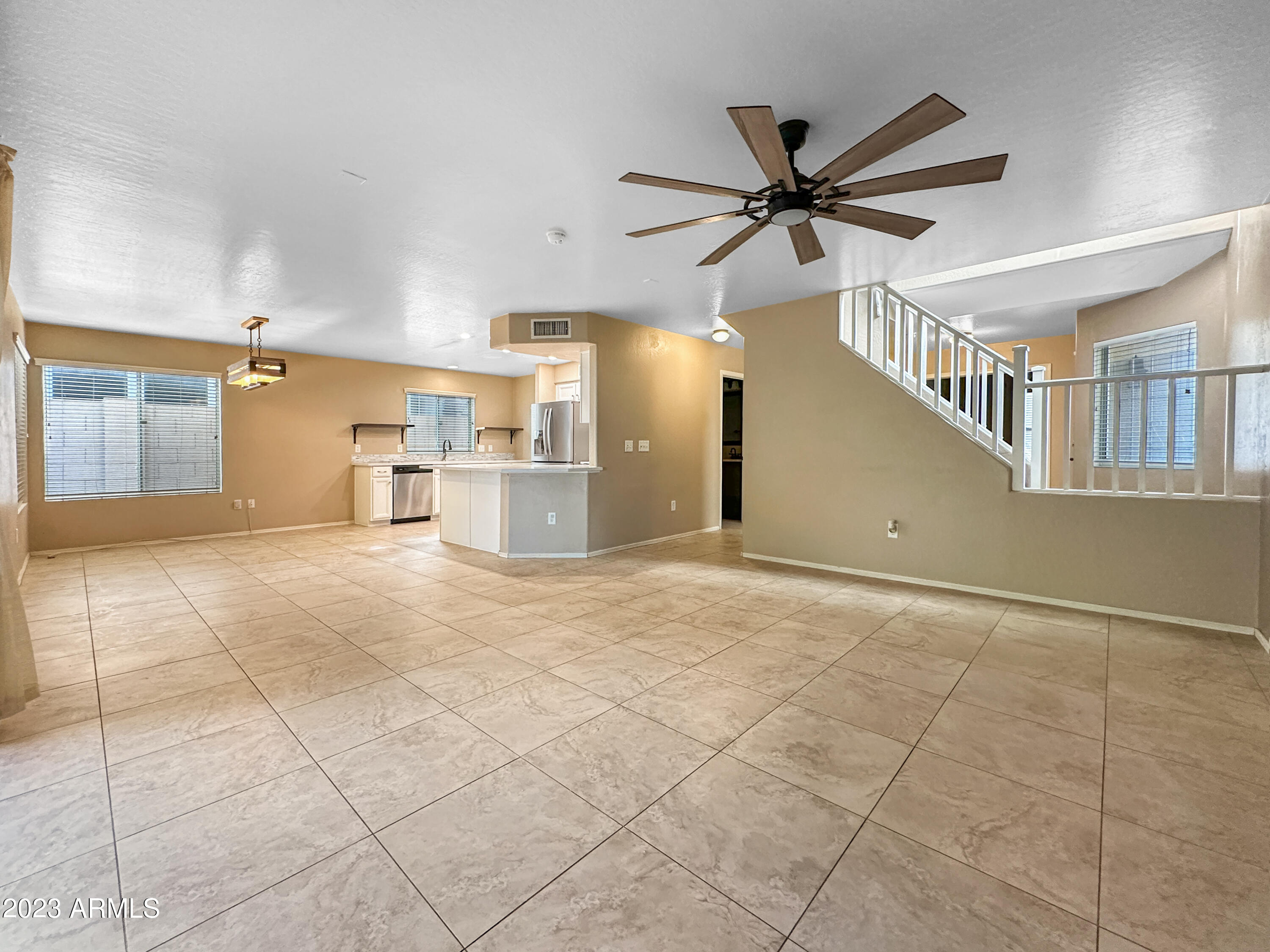 6058 N FLORENCE Avenue