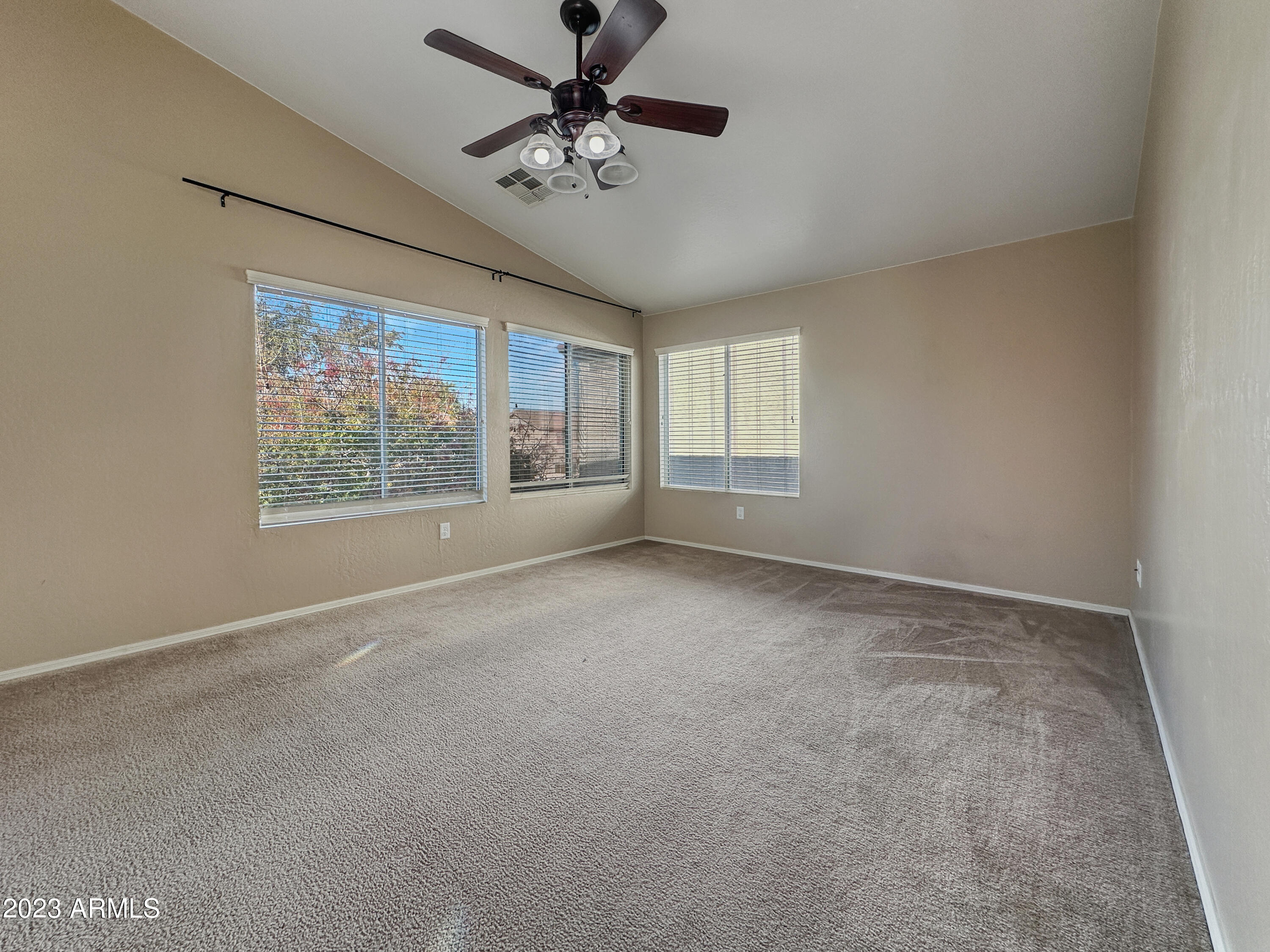 6058 N FLORENCE Avenue