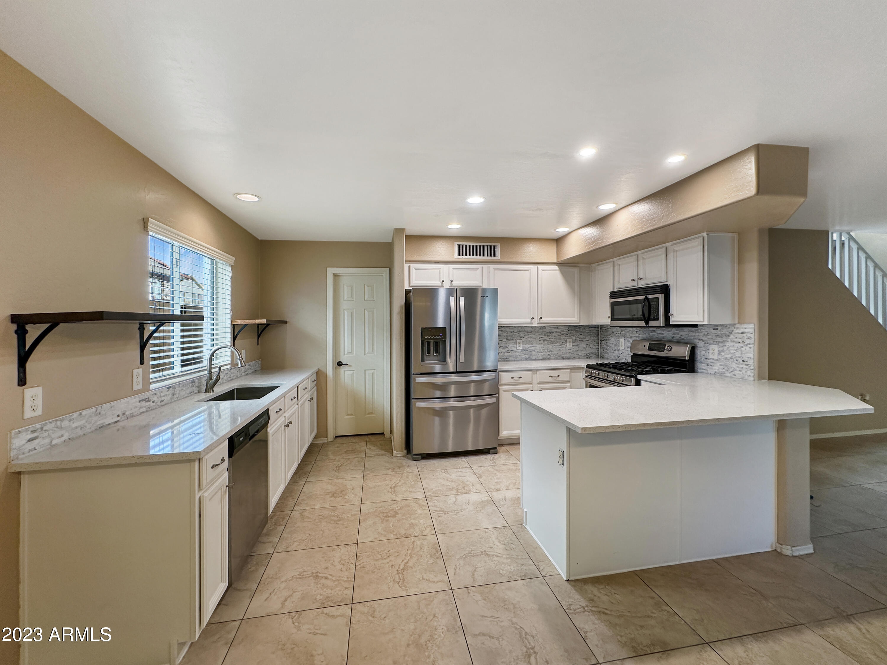 6058 N FLORENCE Avenue