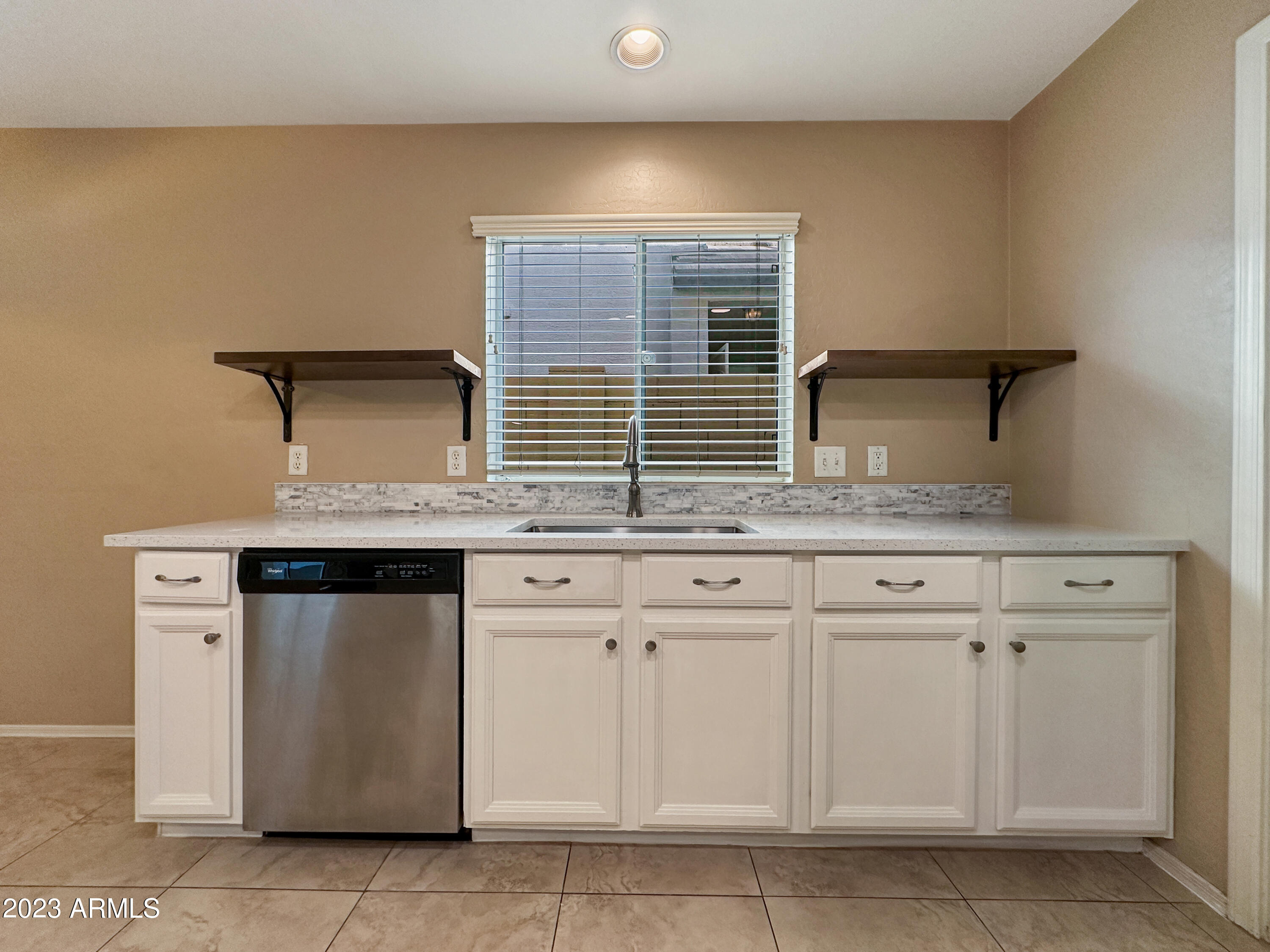 6058 N FLORENCE Avenue