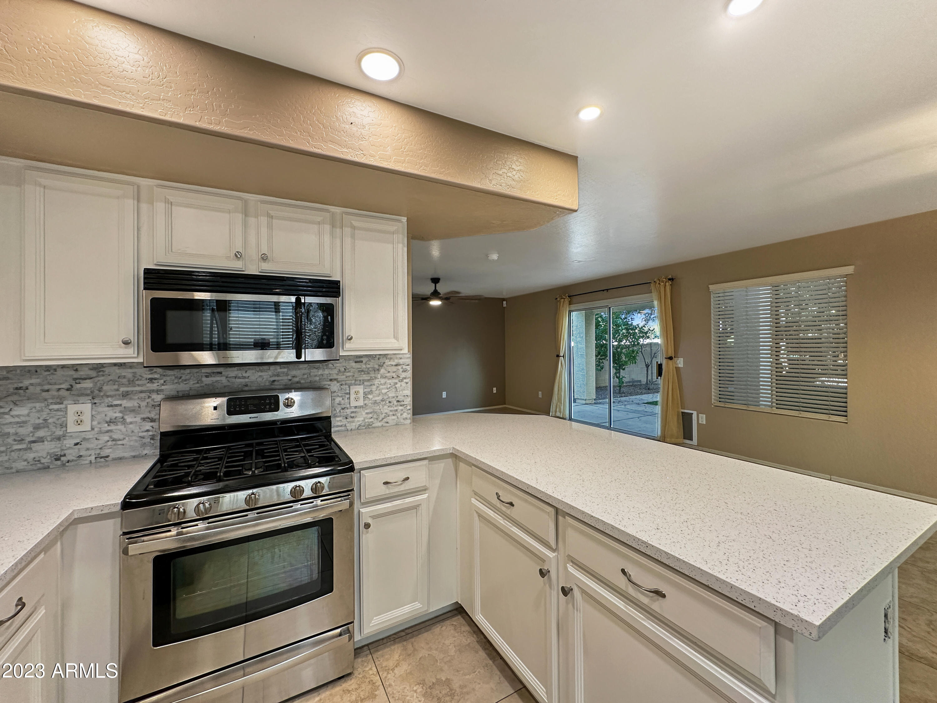 6058 N FLORENCE Avenue