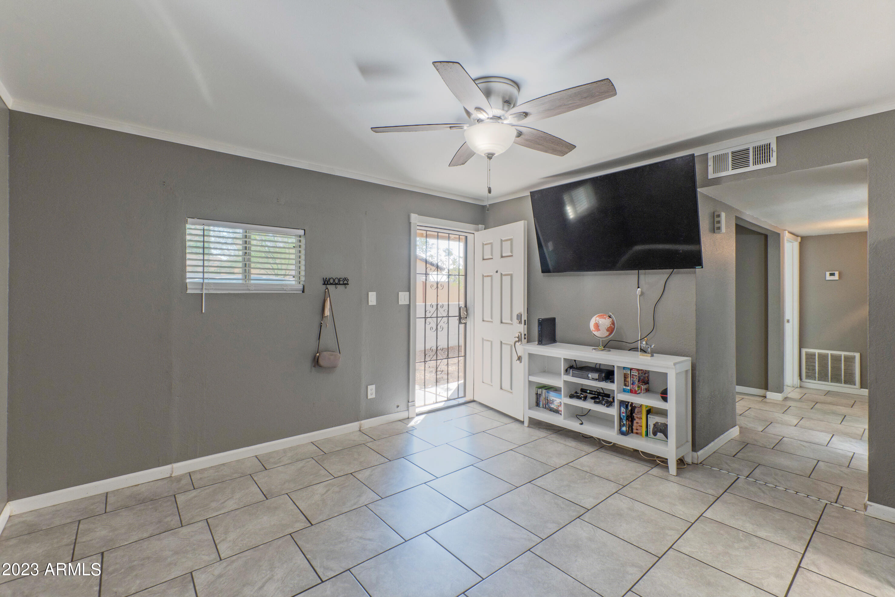 303 E LUDLOW Drive