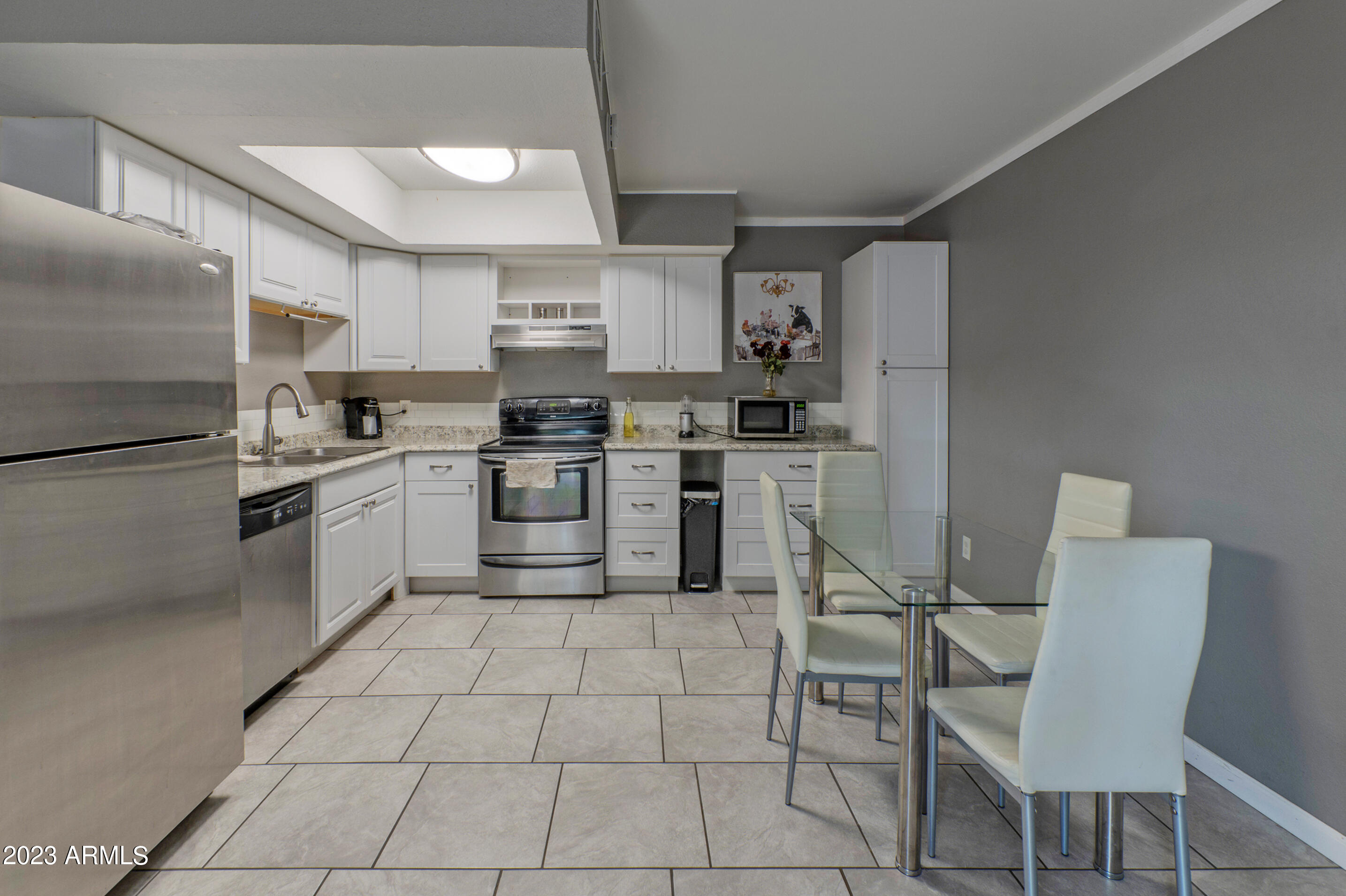 303 E LUDLOW Drive