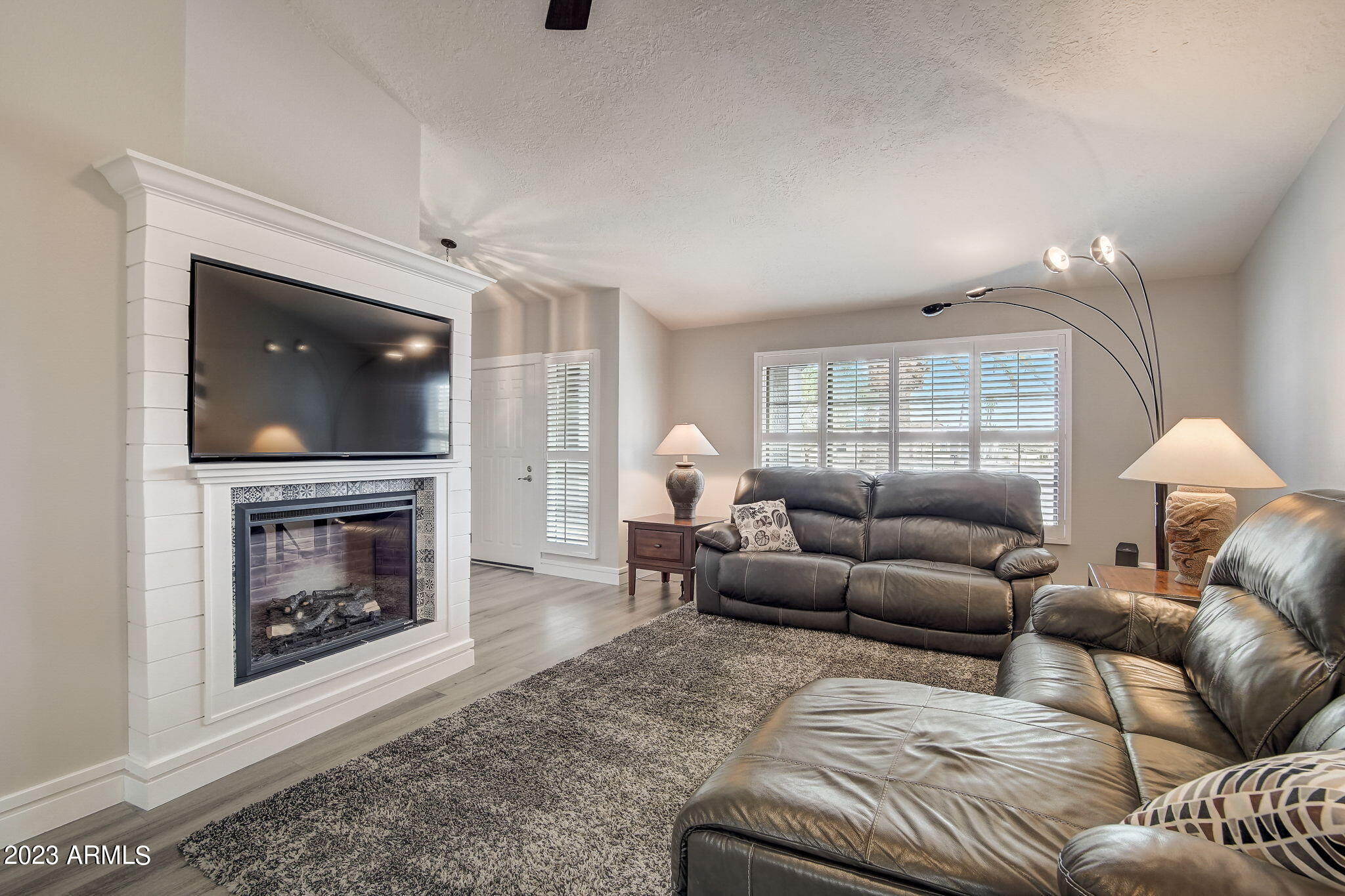 17214 N DESERT GLEN Drive