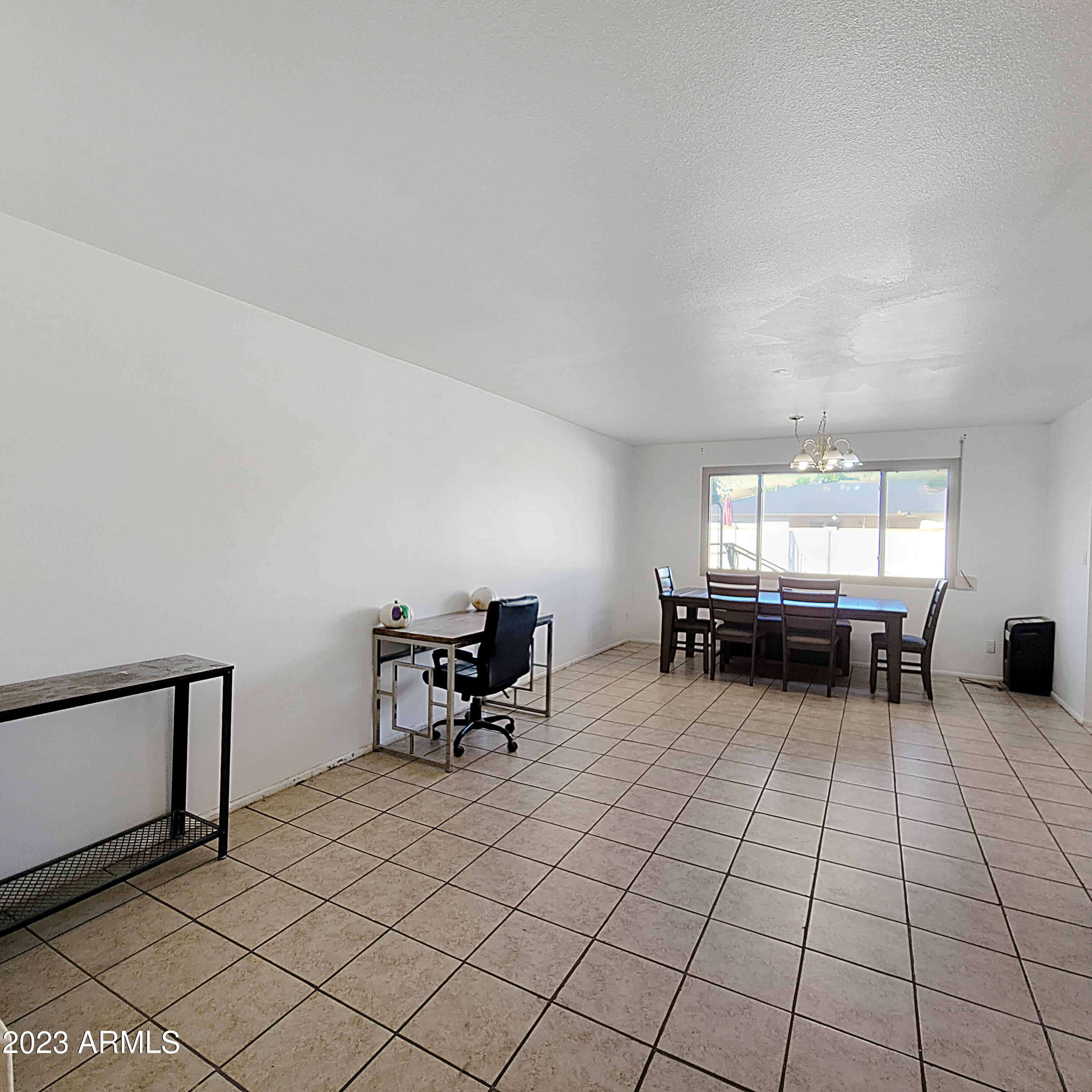 4160 W HAYWARD Avenue