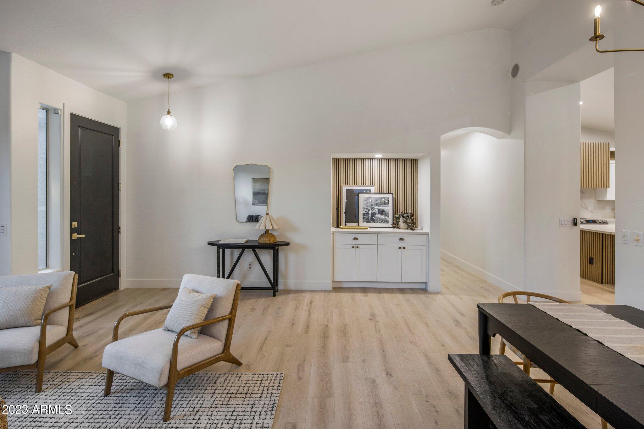 7218 E TAILFEATHER Drive