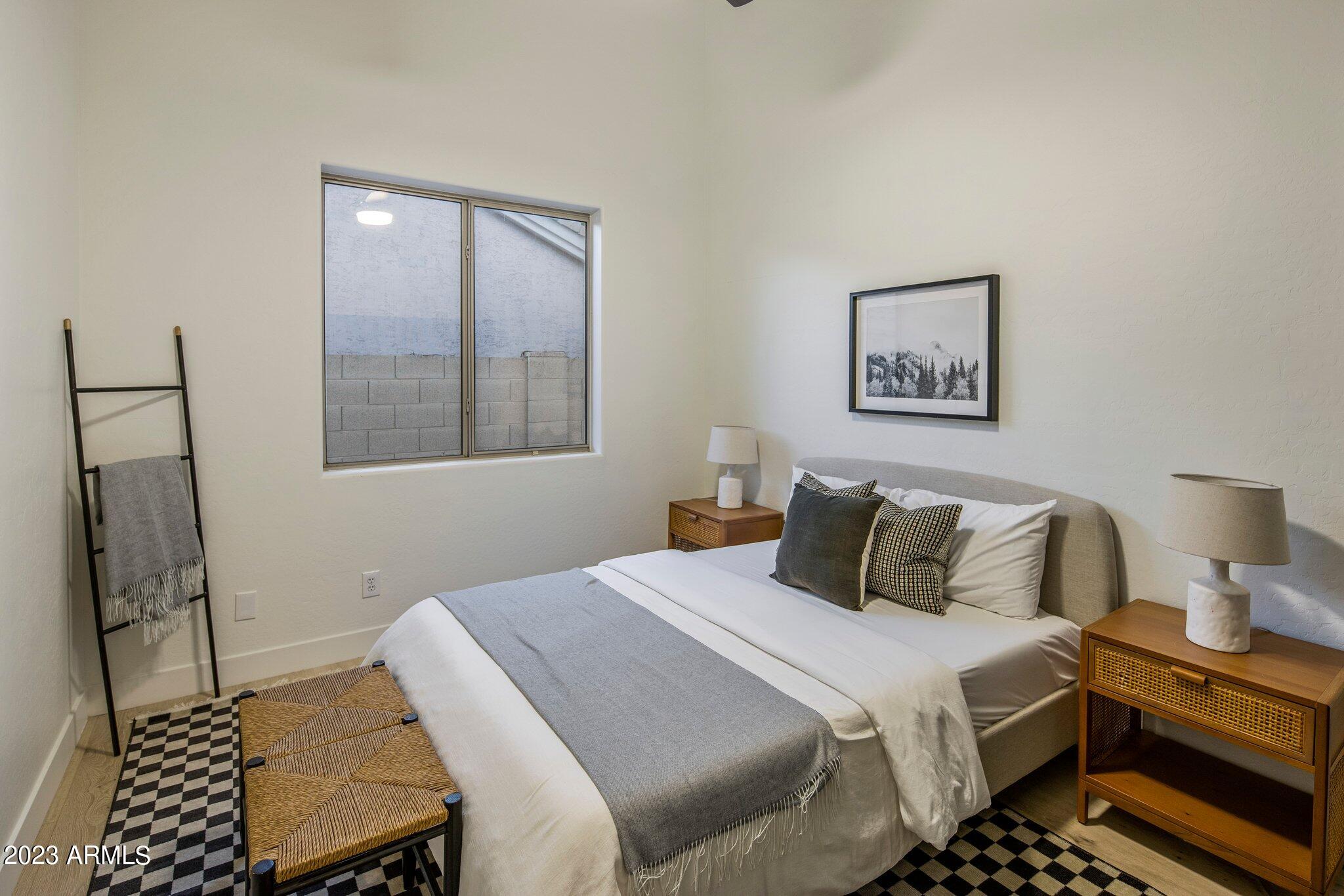 7218 E TAILFEATHER Drive