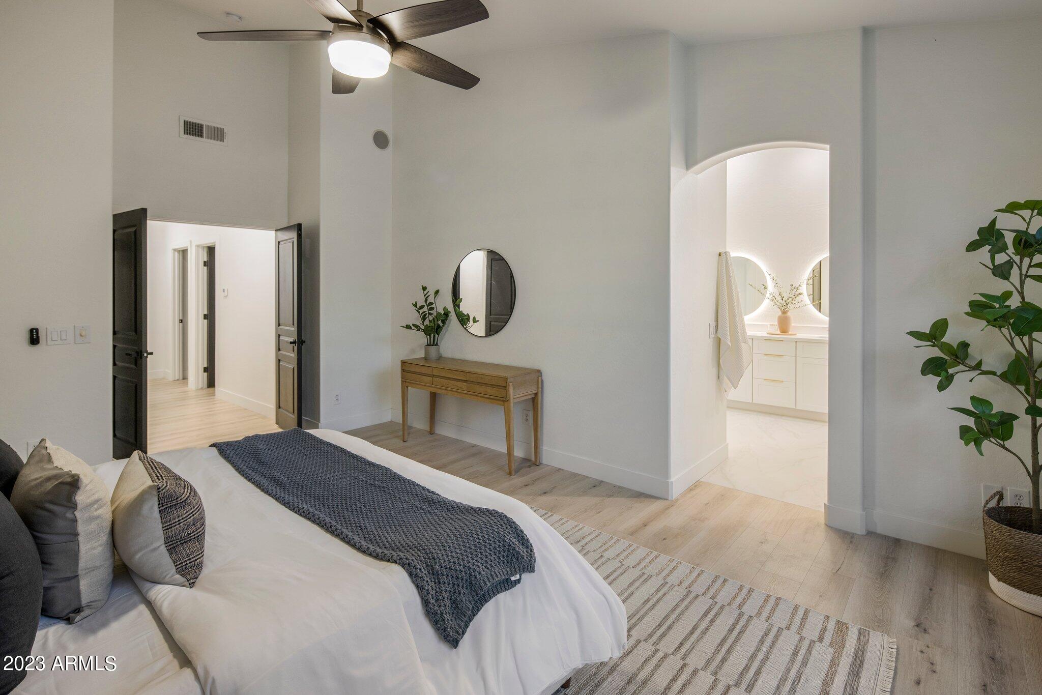 7218 E TAILFEATHER Drive