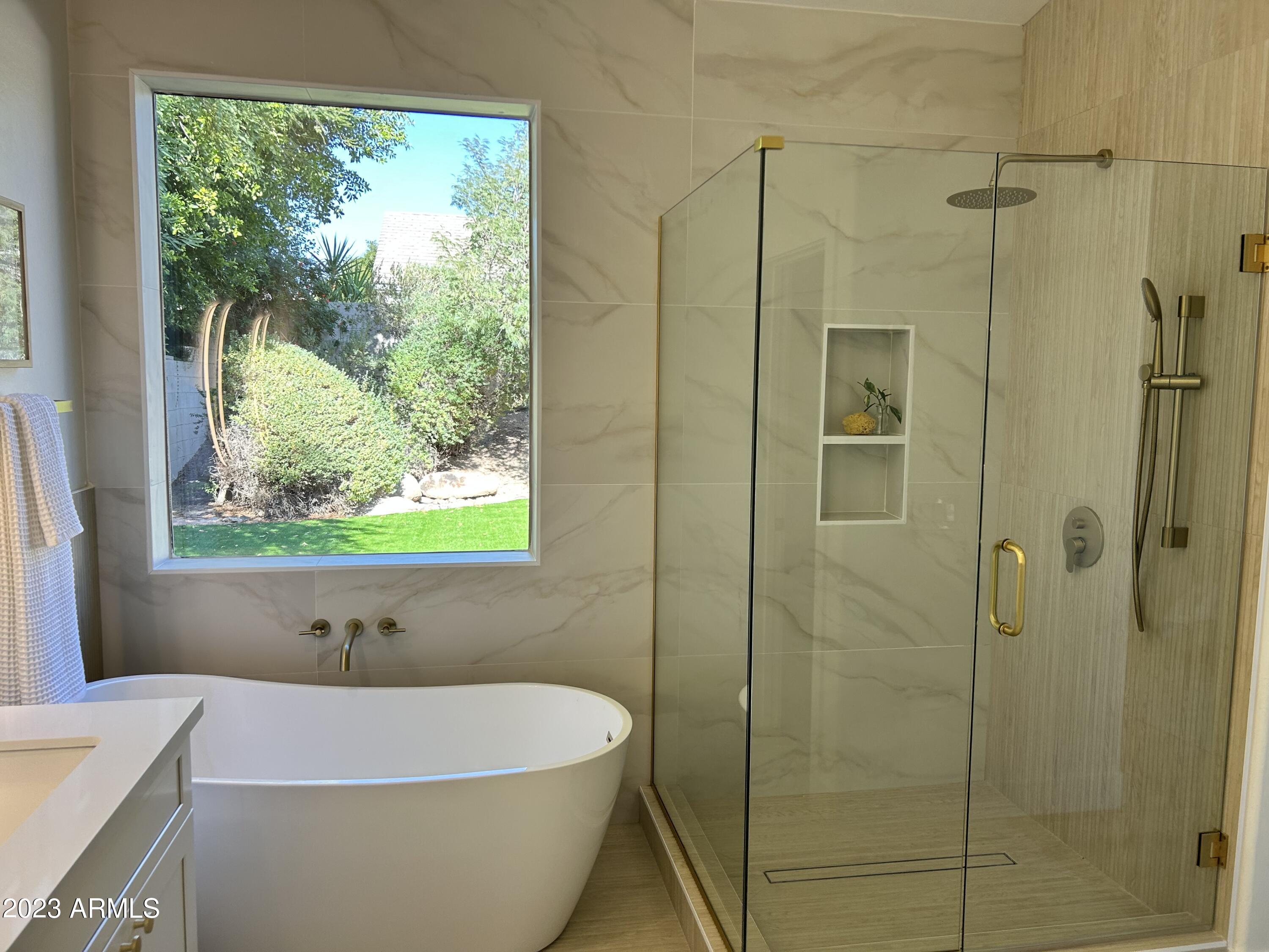 7218 E TAILFEATHER Drive