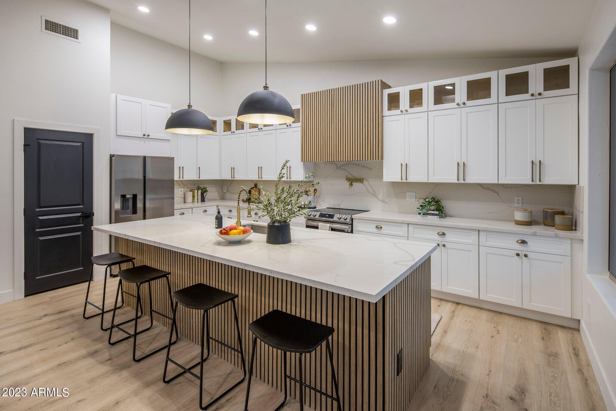 7218 E TAILFEATHER Drive