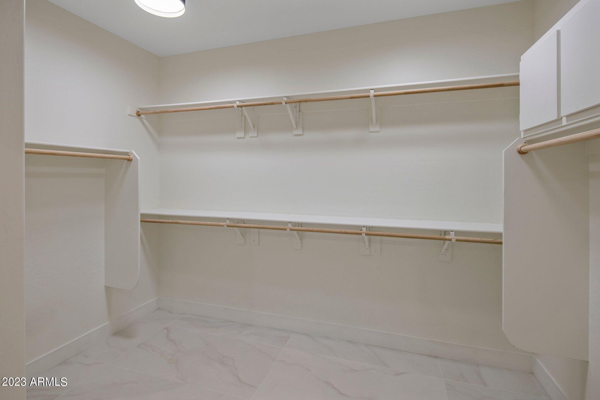 7218 E TAILFEATHER Drive