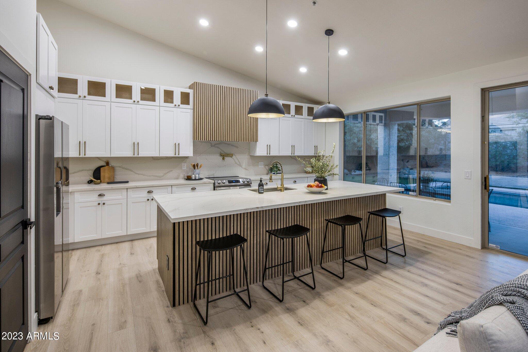 7218 E TAILFEATHER Drive