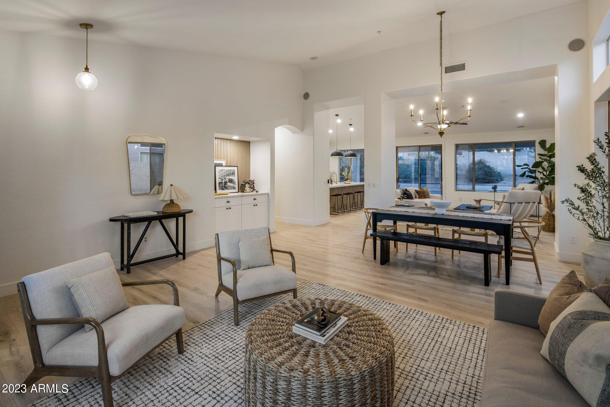 7218 E TAILFEATHER Drive