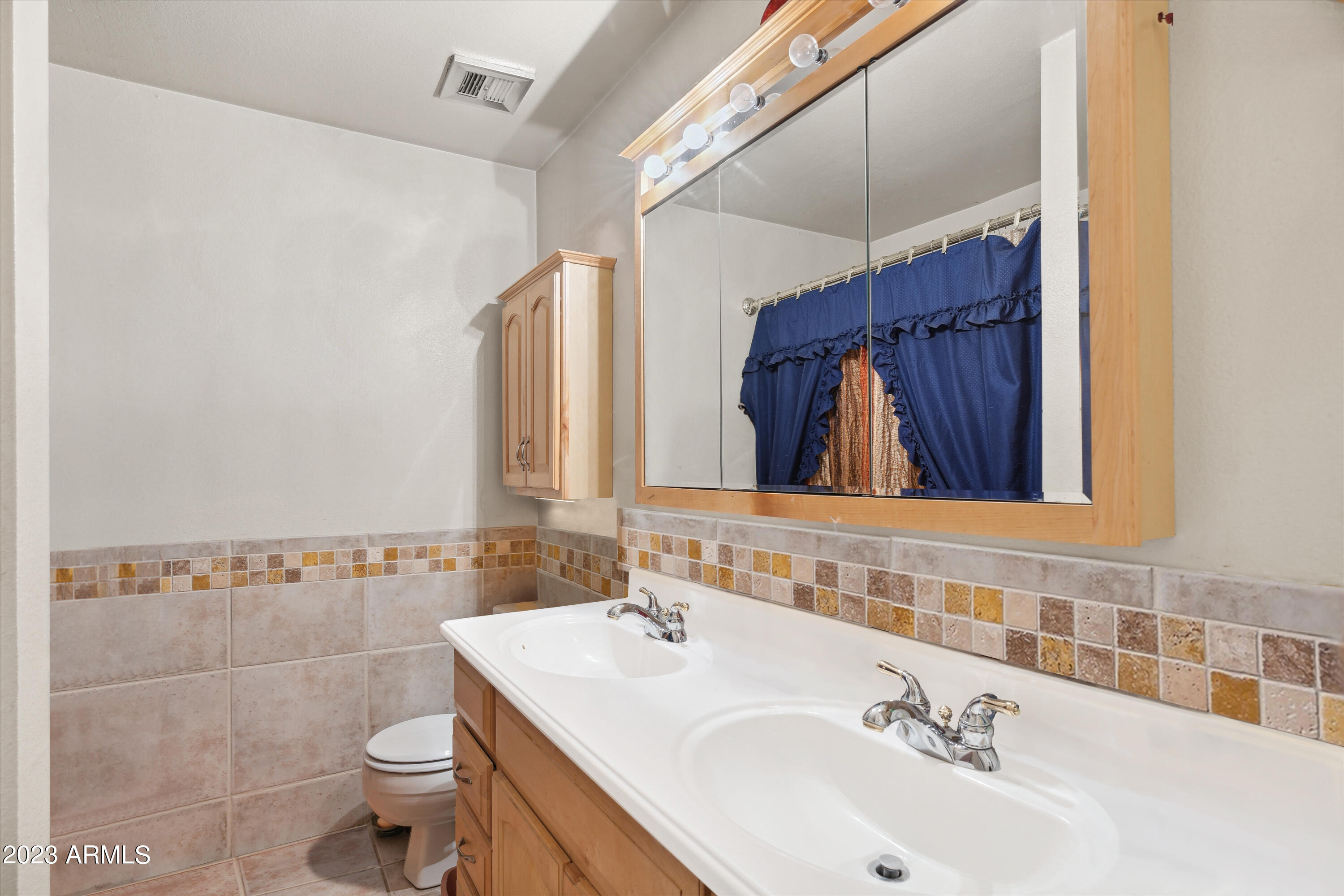 3129 W MERCER Lane