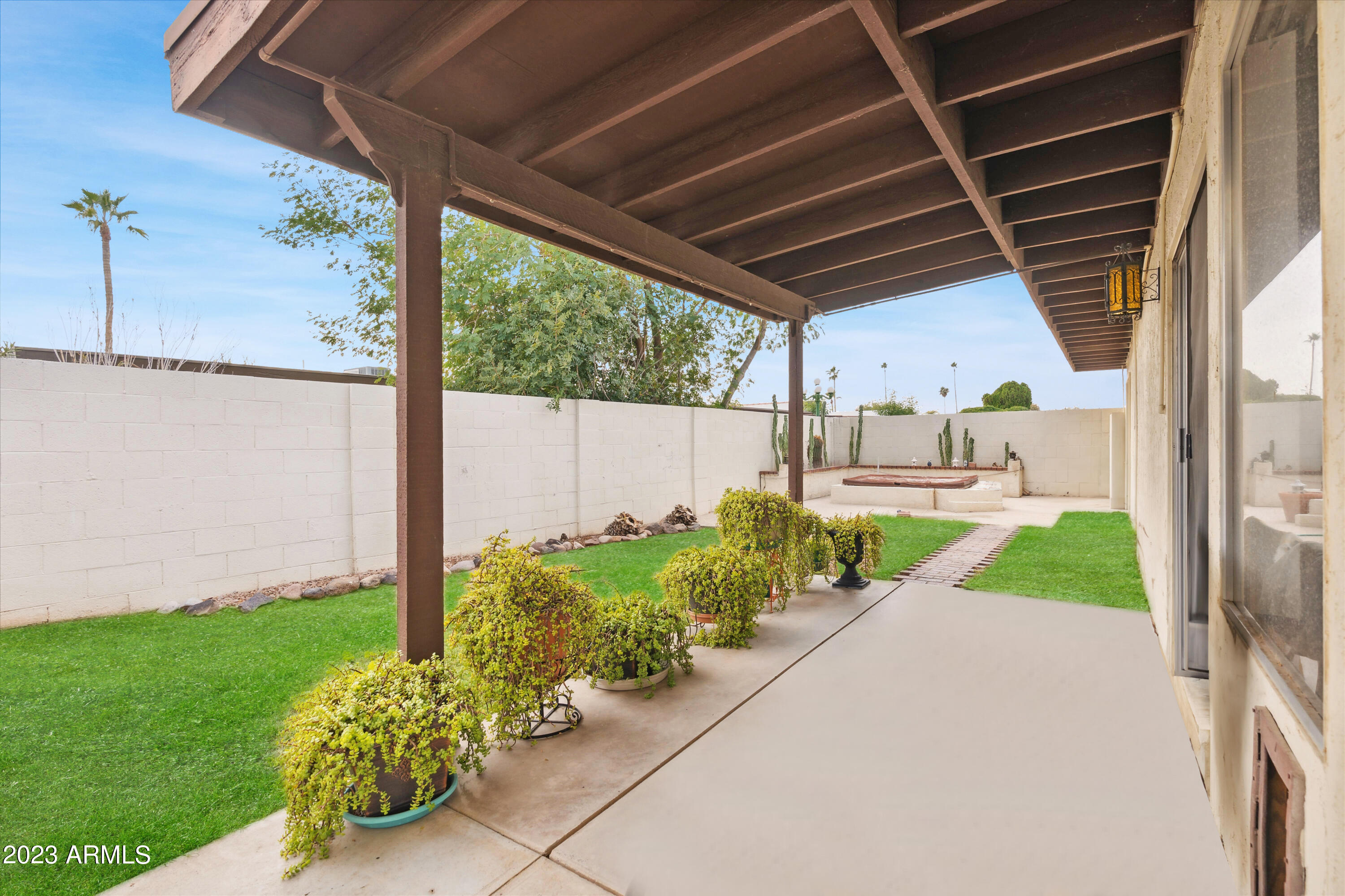 3129 W MERCER Lane