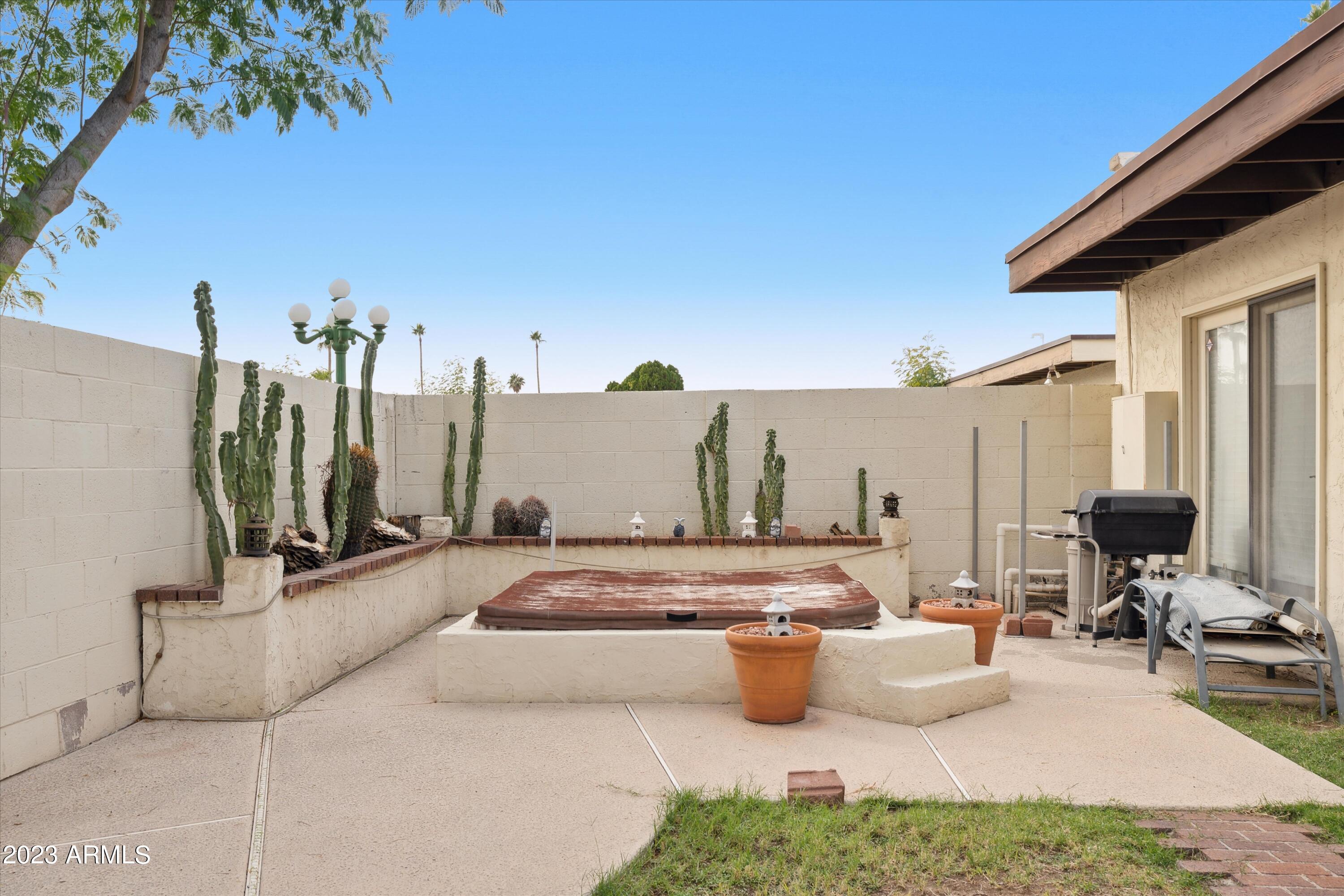 3129 W MERCER Lane
