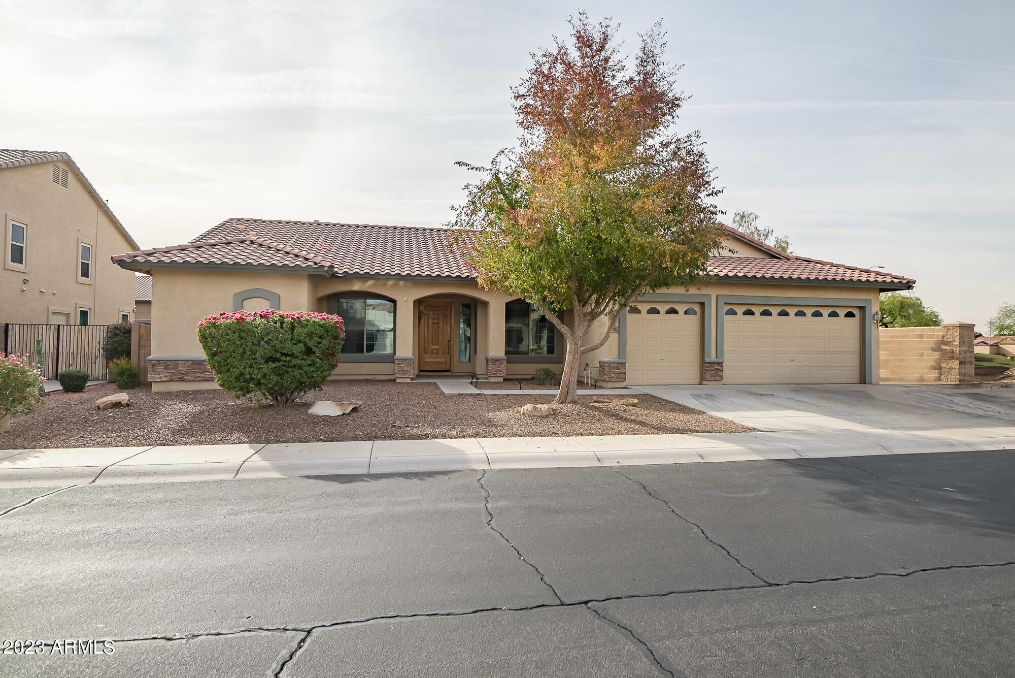 7467 W TUMBLEWOOD Drive