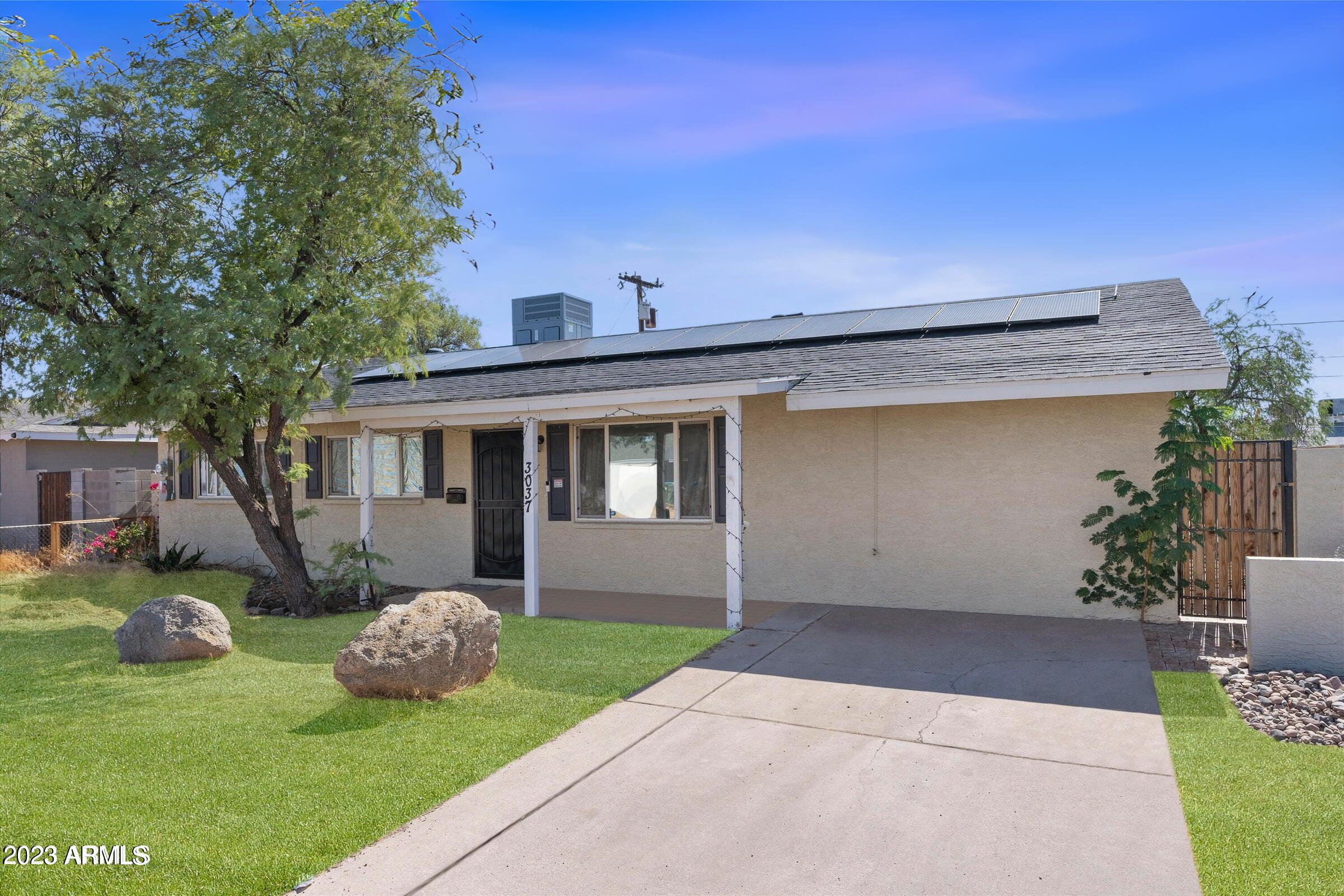 3037 W DAHLIA Drive
