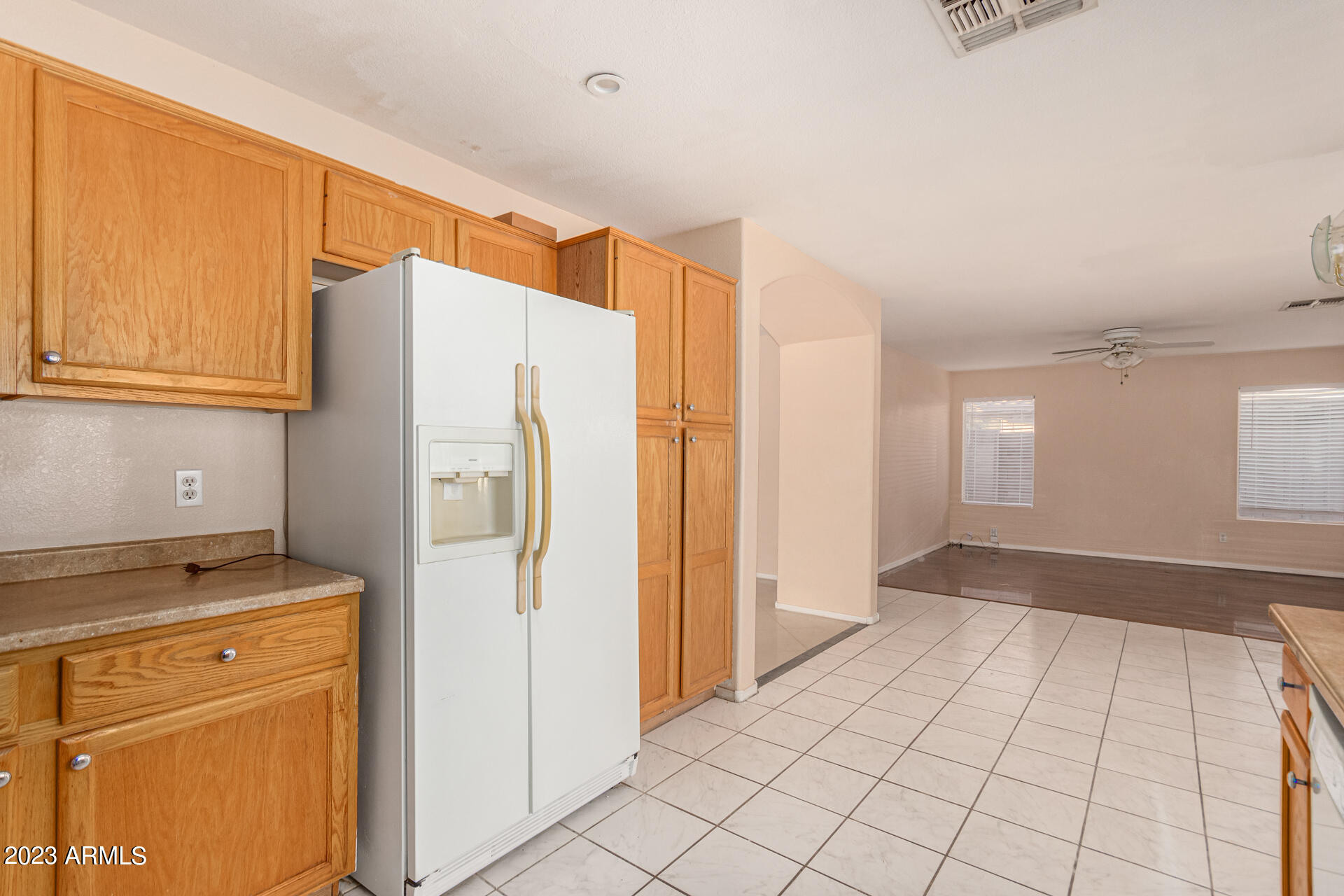 1350 W PELICAN Court